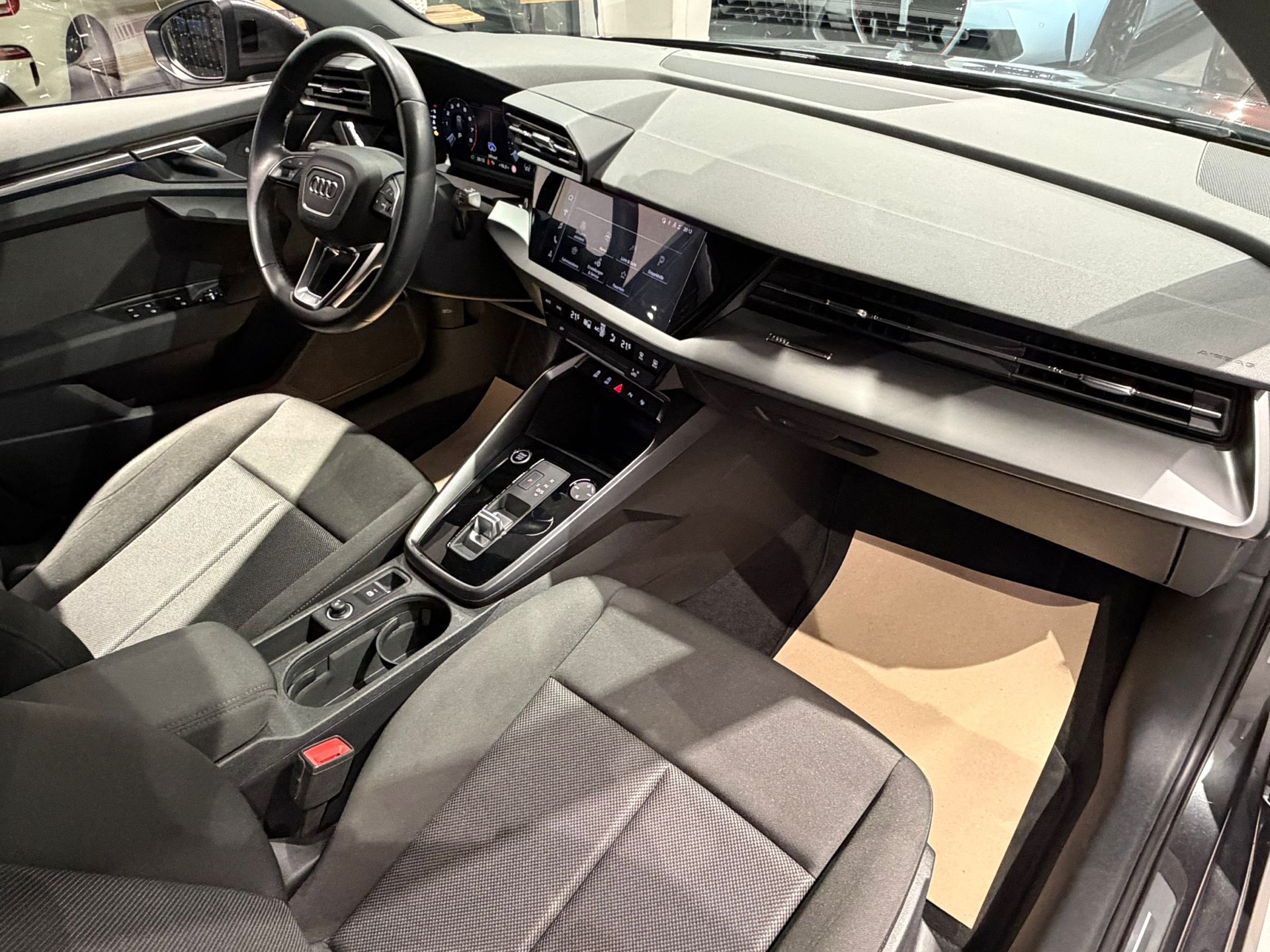 AUDI A3 Sportback 35 TFSI S line Attraction S-tronic-image-13