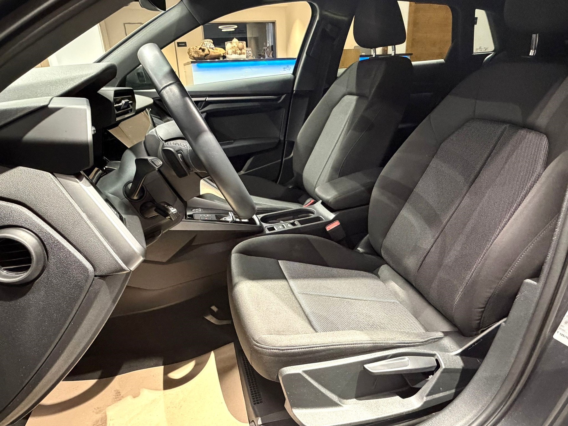 AUDI A3 Sportback 35 TFSI S line Attraction S-tronic-image-14