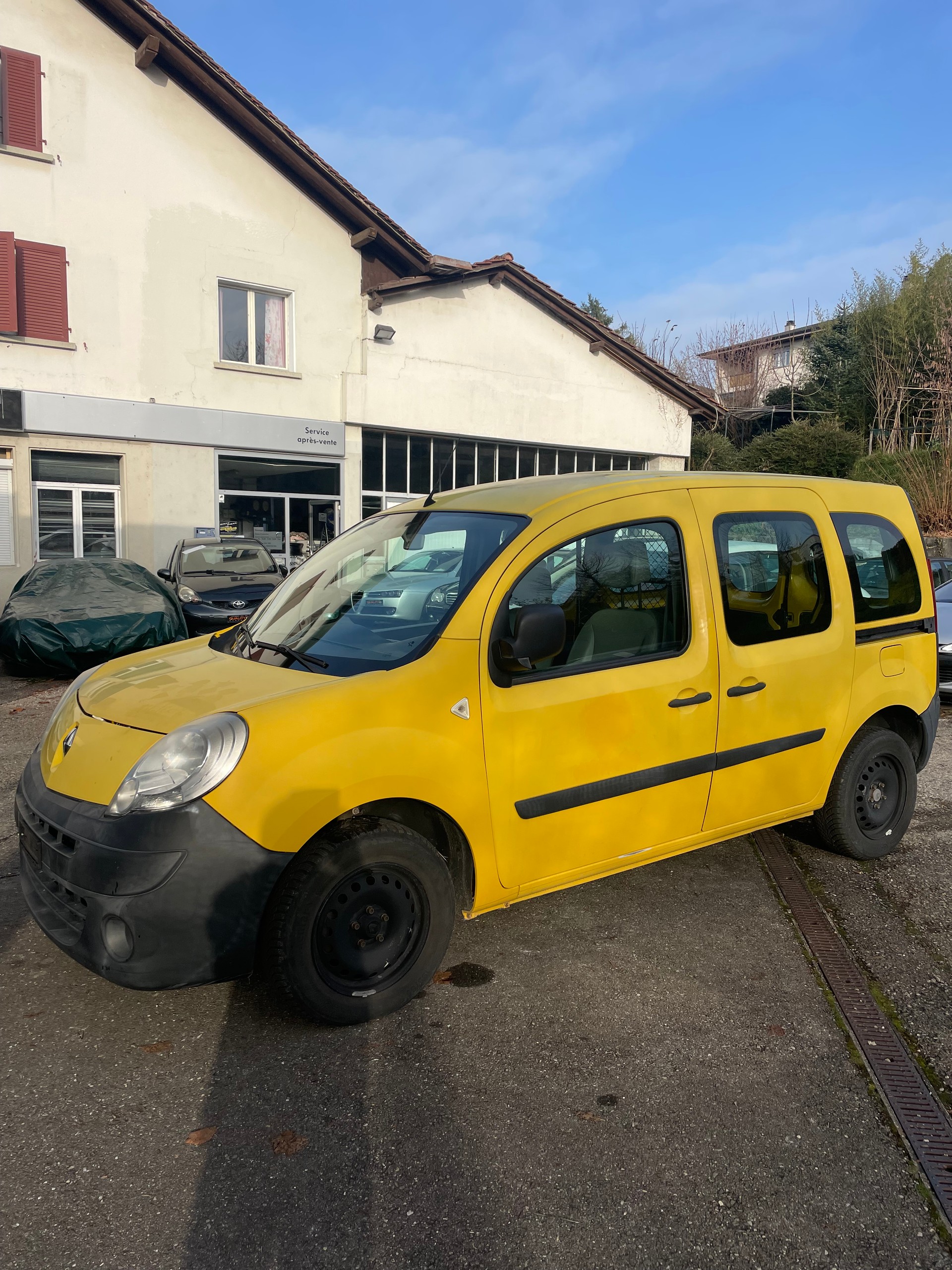 RENAULT Kangoo 1.6 105 Business A-image-1