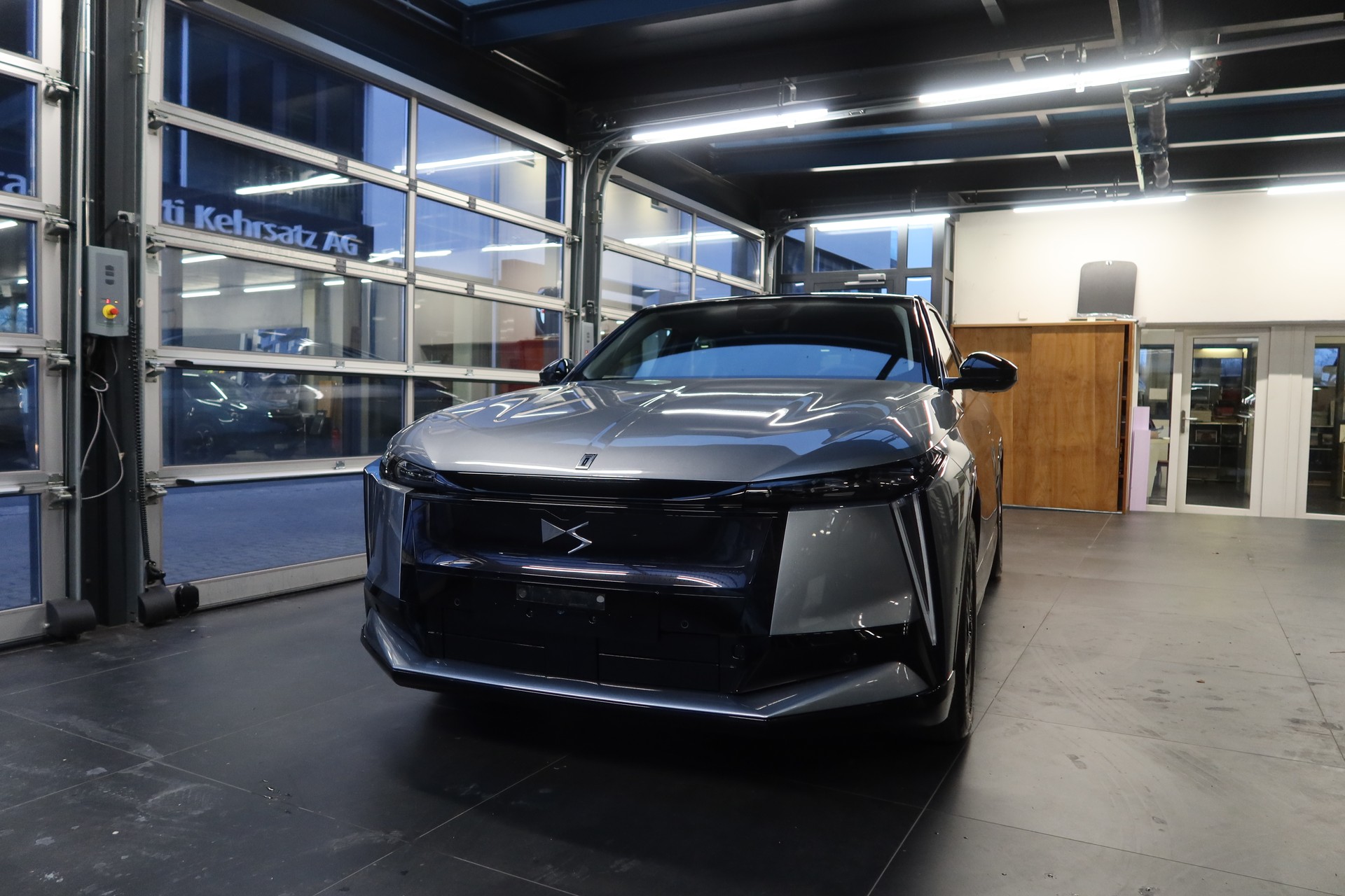 DS AUTOMOBILES DS N8 E-T 245 Pallas LR-image-15
