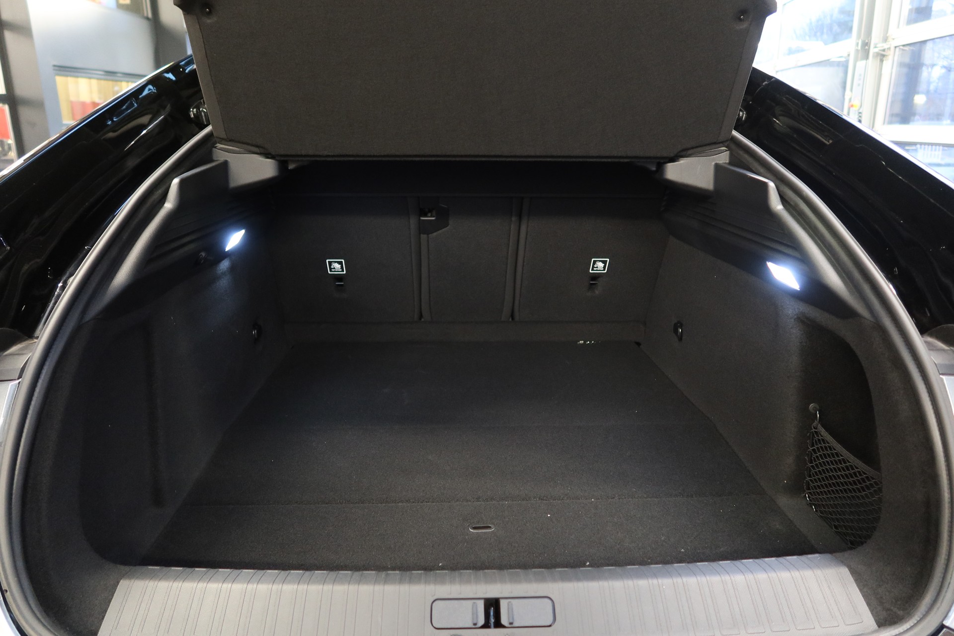 DS AUTOMOBILES DS N8 E-T 245 Pallas LR-image-14