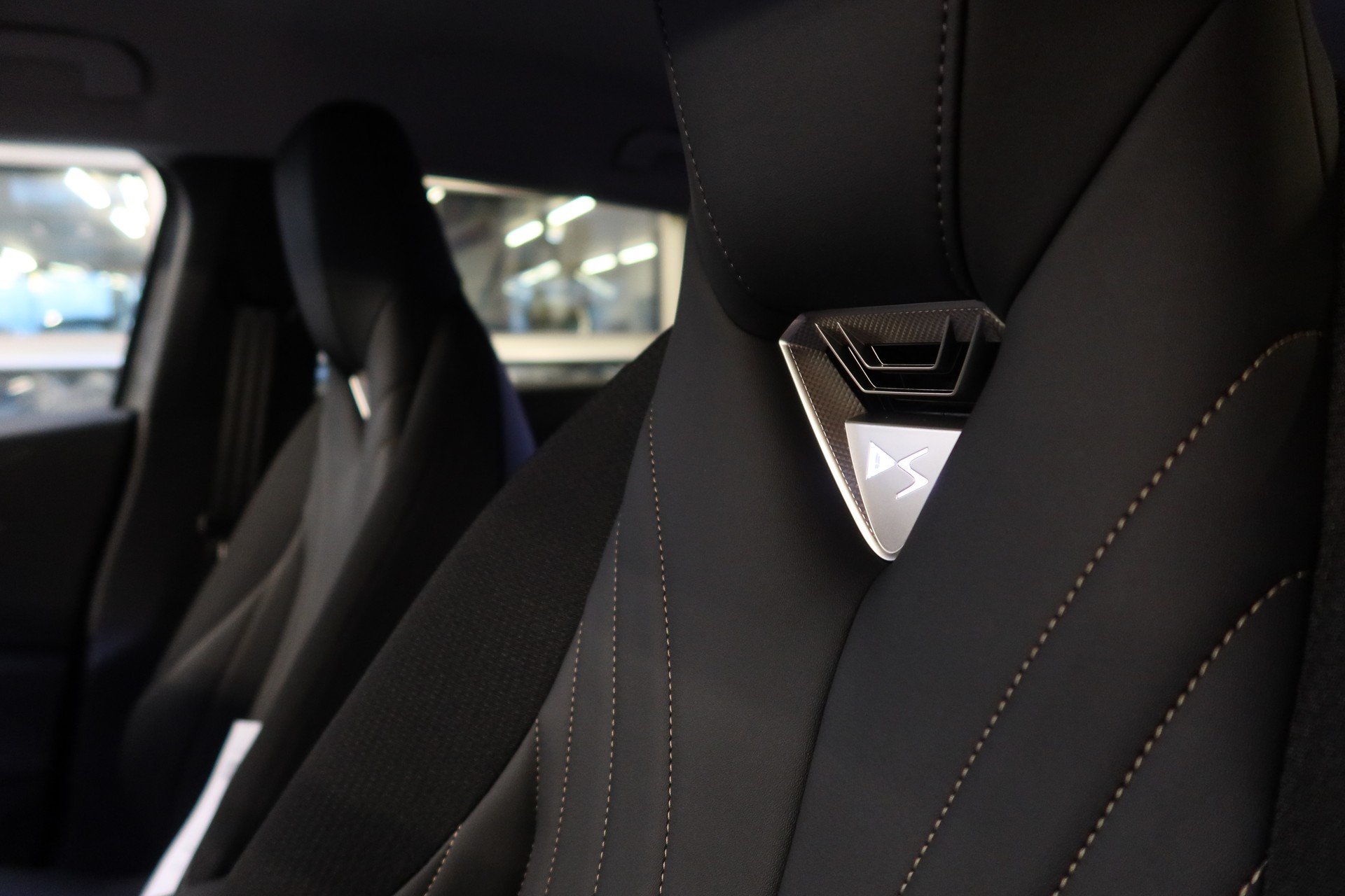 DS AUTOMOBILES DS N8 E-T 245 Pallas LR-image-10