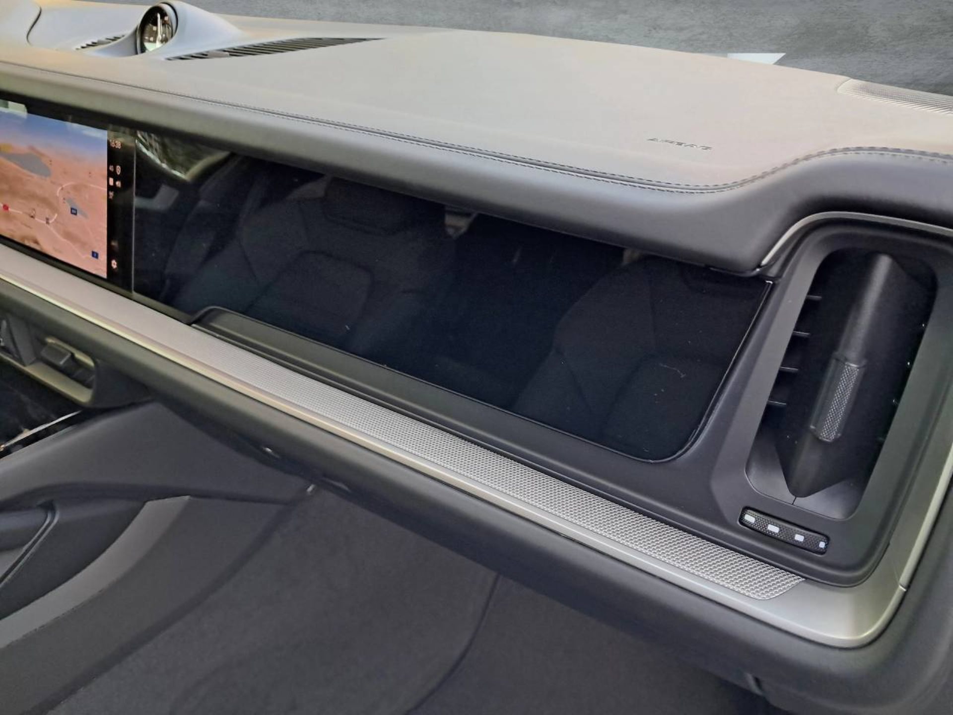 PORSCHE Cayenne S-image-28