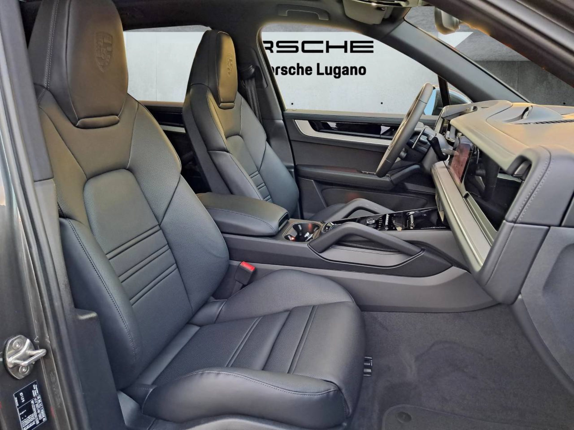 PORSCHE Cayenne S-image-14