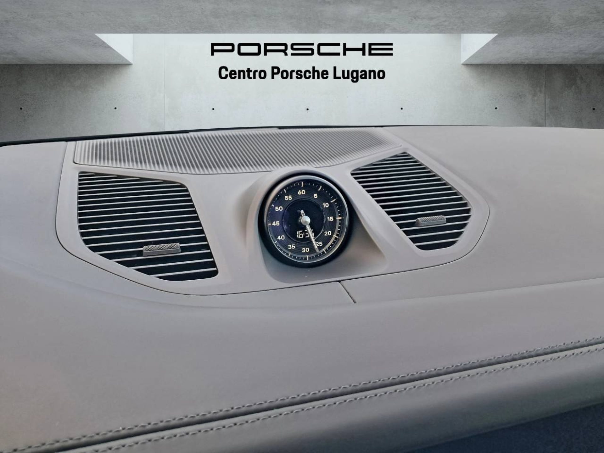 PORSCHE Cayenne S-image-25