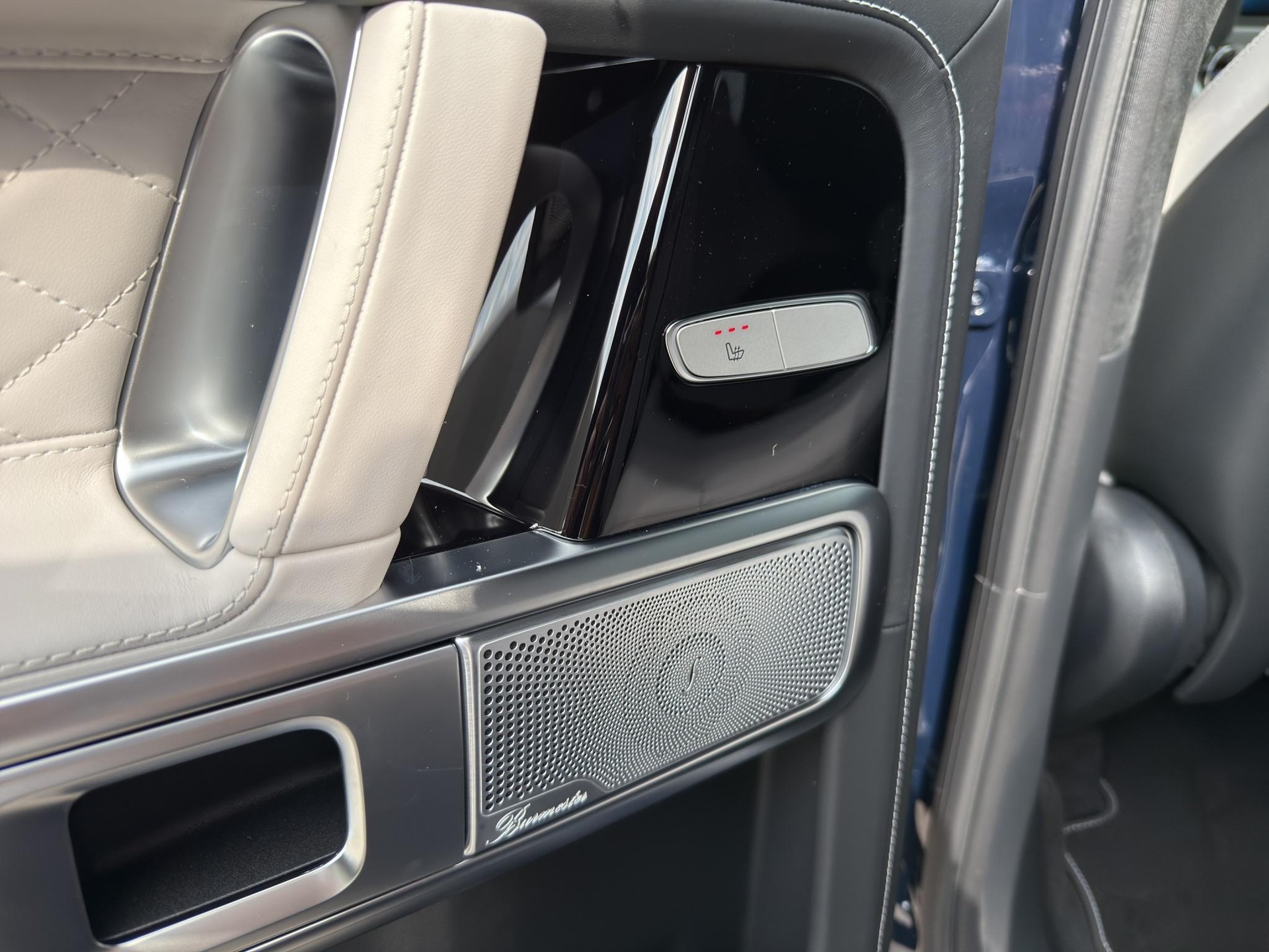 MERCEDES-BENZ G 63 AMG-image-9