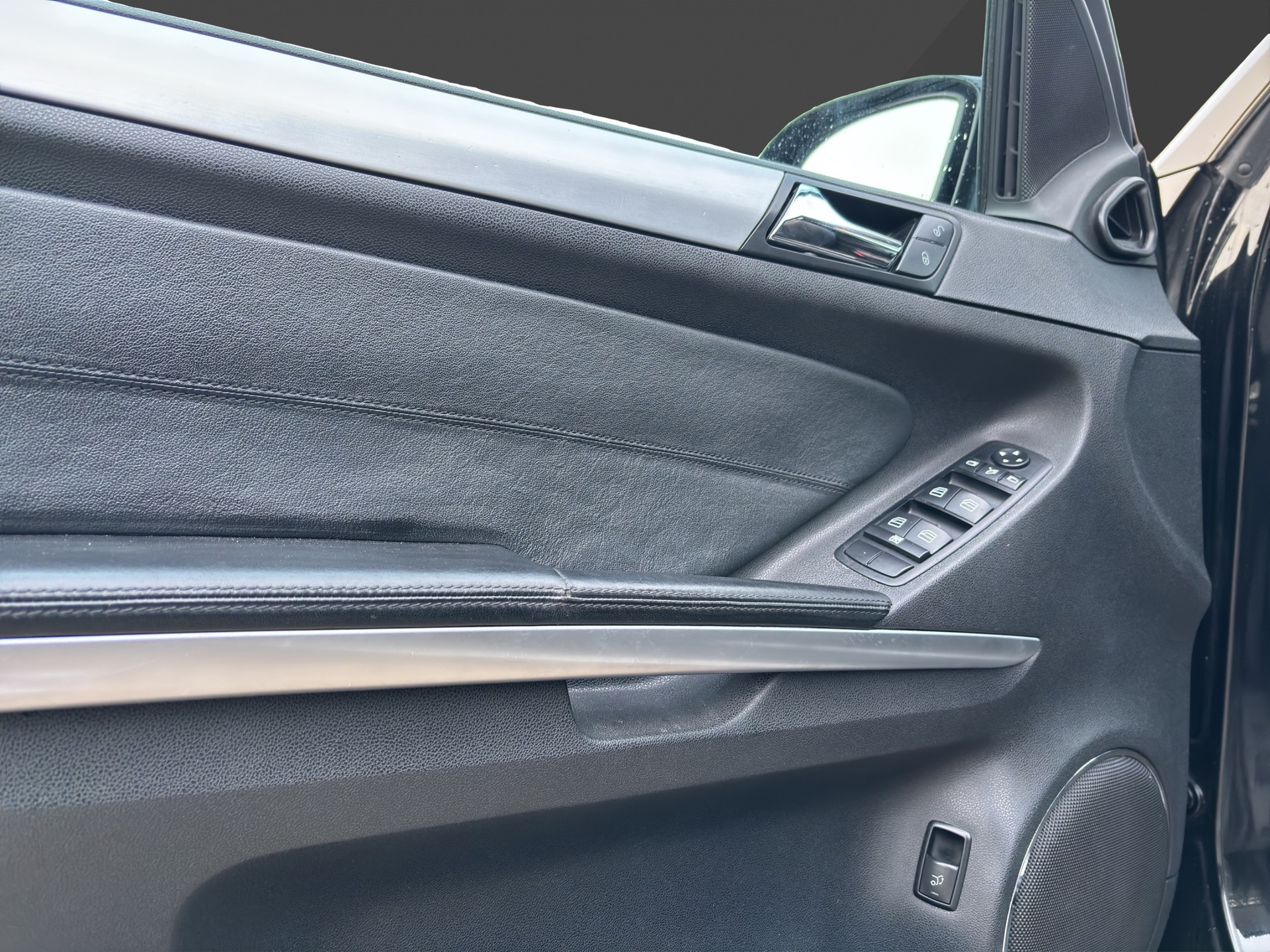 MERCEDES-BENZ ML 63 AMG 4Matic 7G-Tronic-image-13