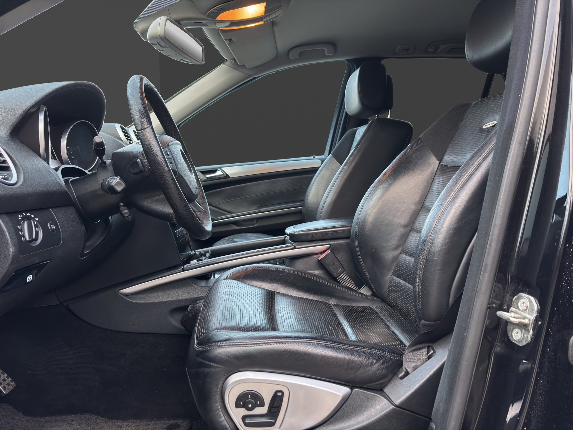 MERCEDES-BENZ ML 63 AMG 4Matic 7G-Tronic-image-11
