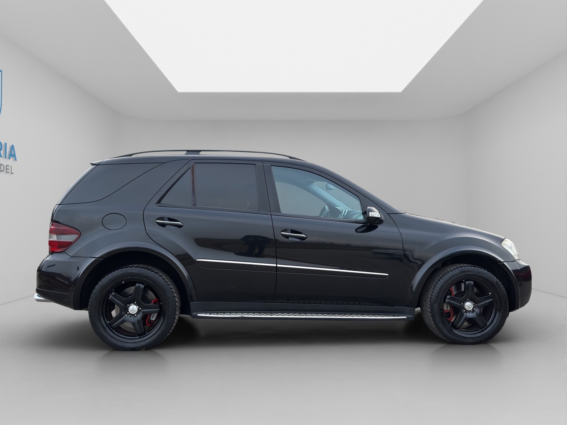 MERCEDES-BENZ ML 63 AMG 4Matic 7G-Tronic-image-5
