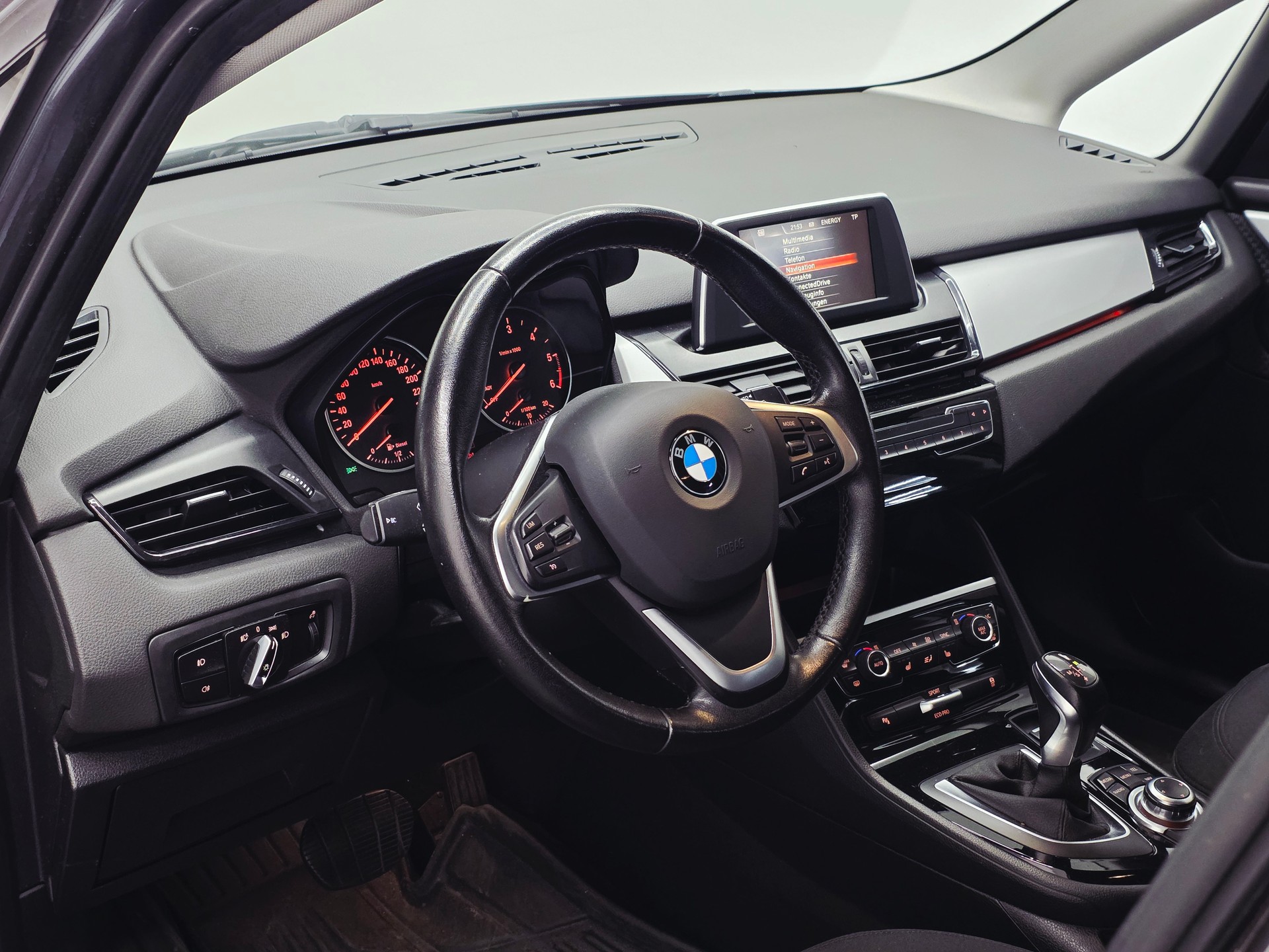BMW 218d Active Tourer Steptronic-image-7
