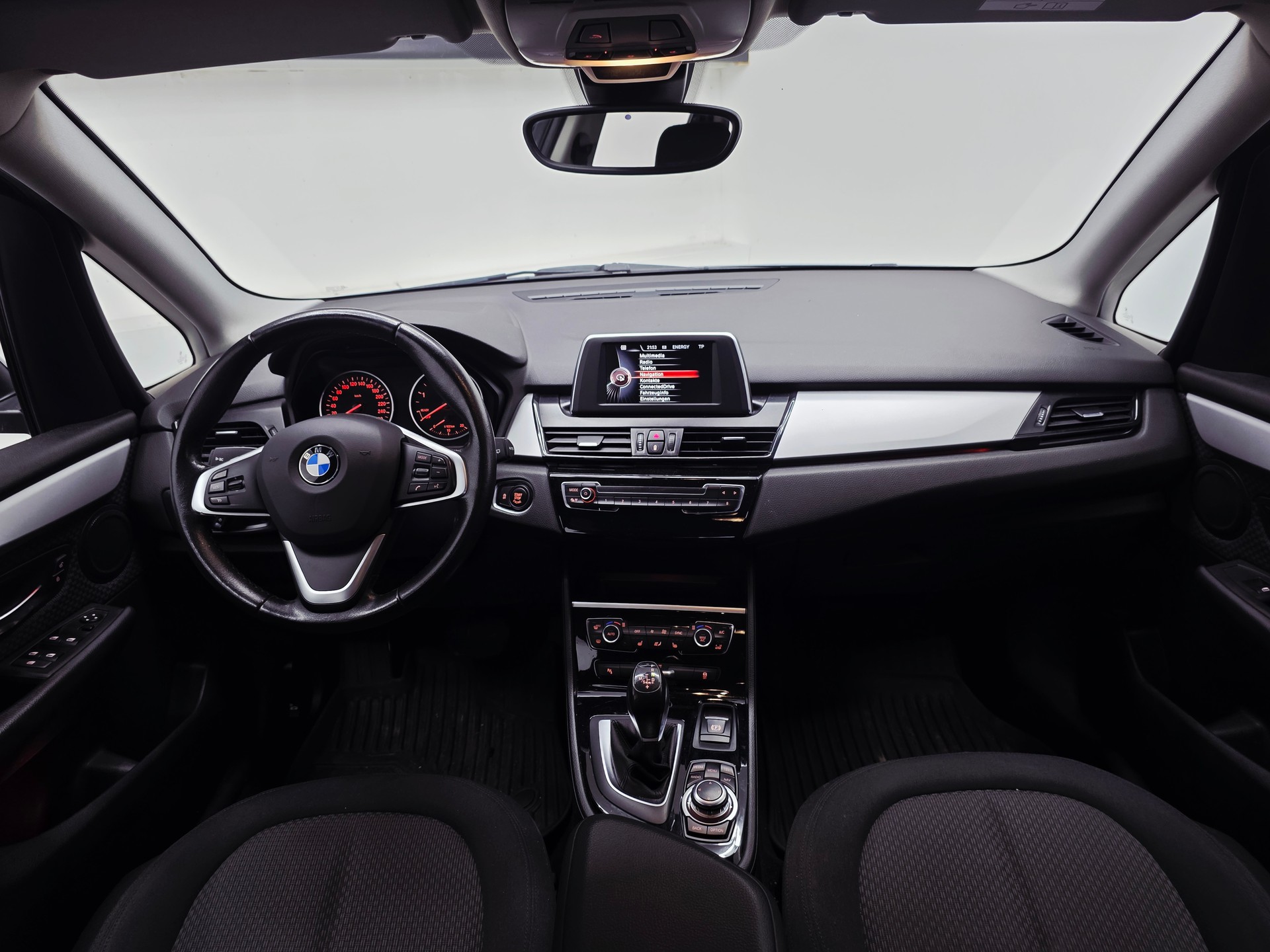 BMW 218d Active Tourer Steptronic-image-8