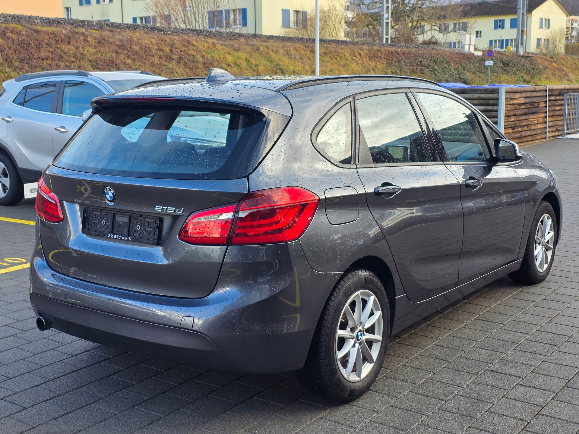 BMW 218d Active Tourer Steptronic-image-5