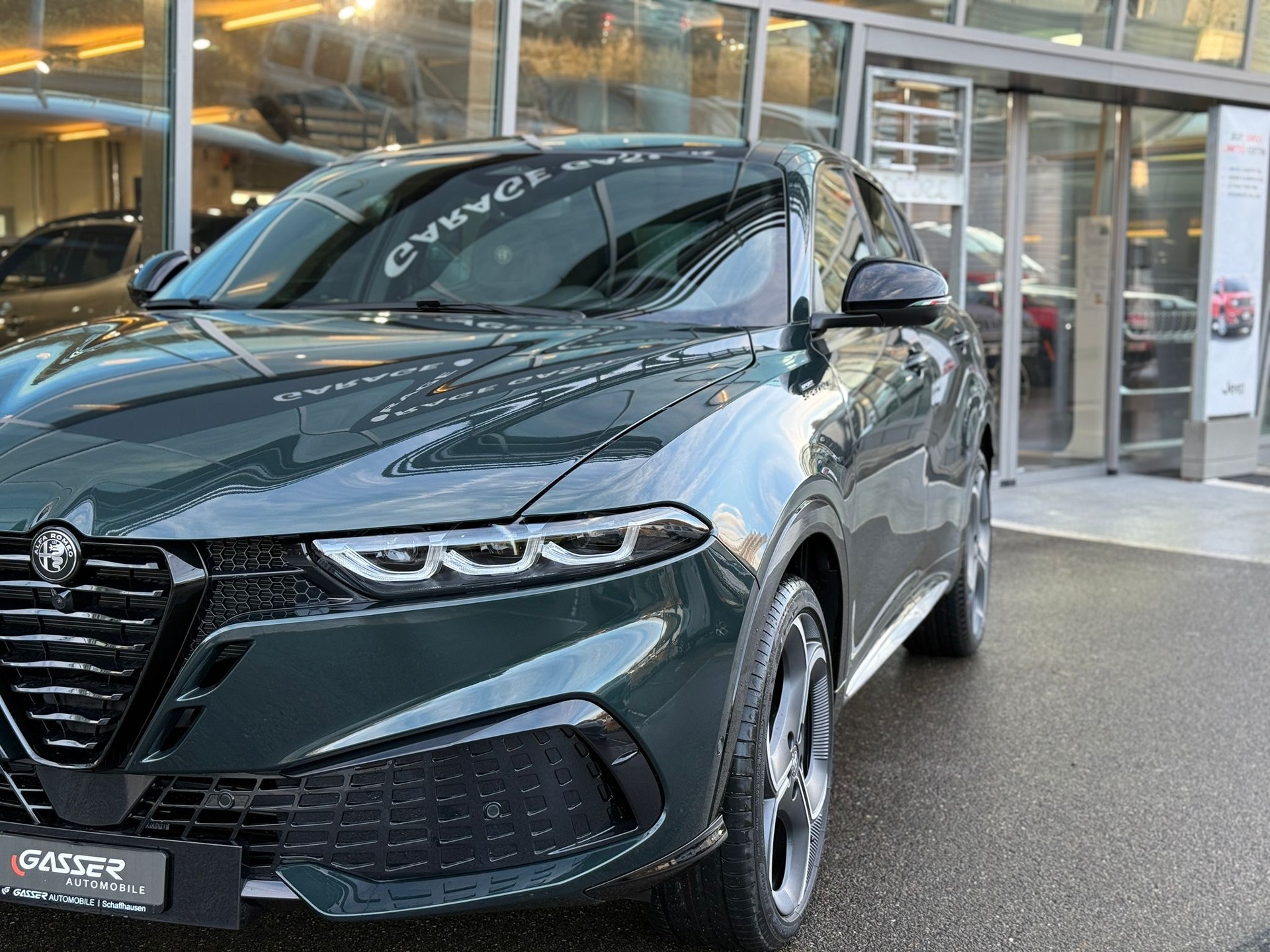 ALFA ROMEO Tonale 1.3 Plug-in-Hybrid Q4 Sport Speciale Launch-showroom-element-3