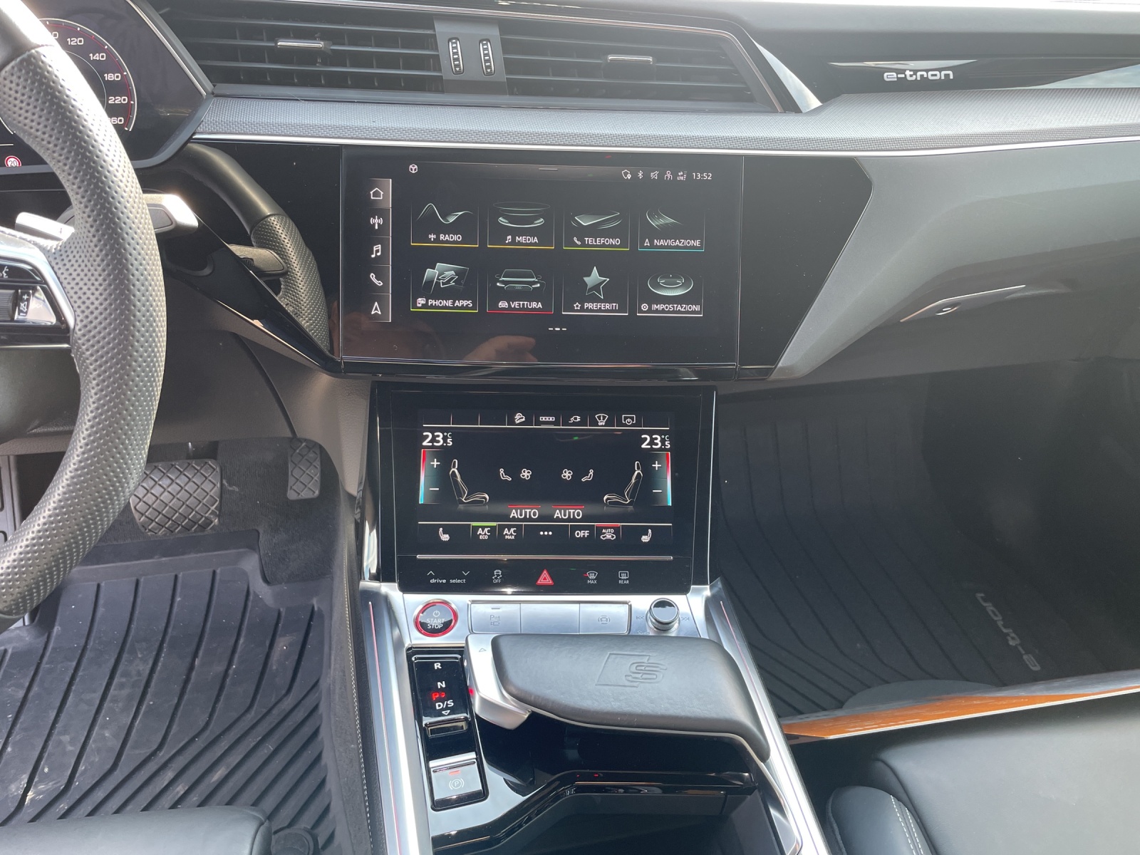 AUDI e-tron S Sportback quattro-image-13