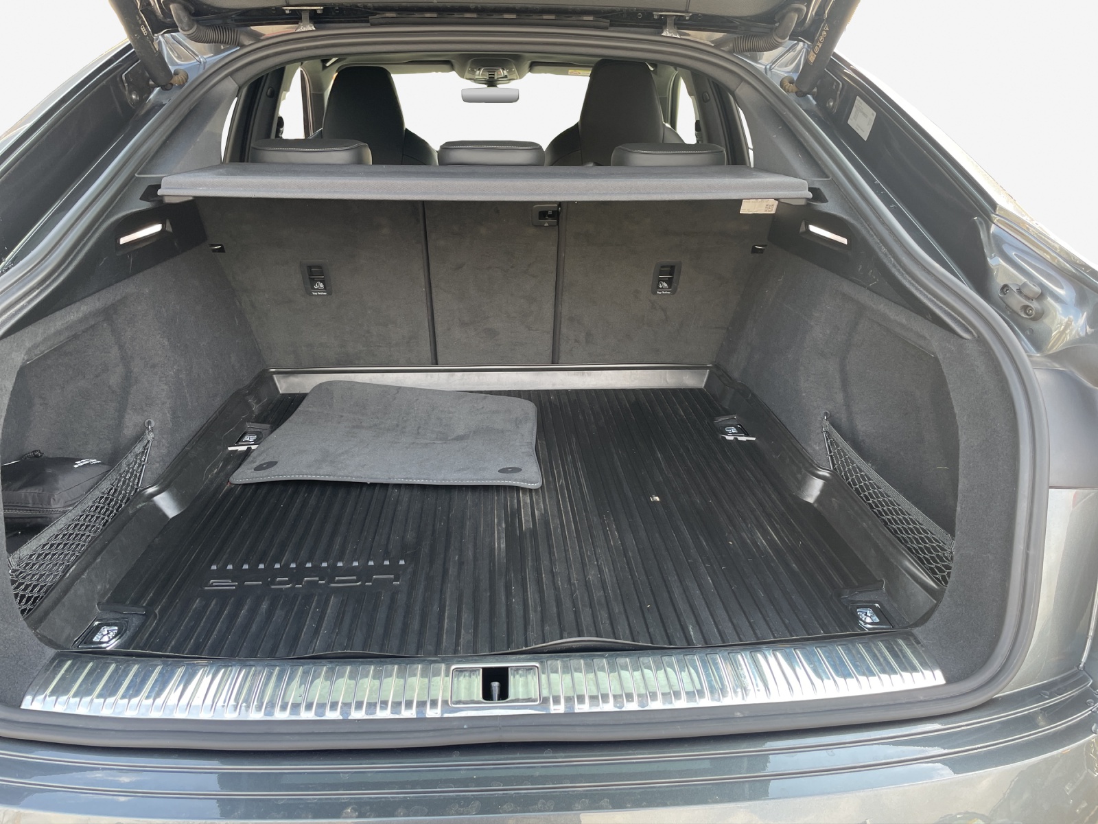 AUDI e-tron S Sportback quattro-image-15