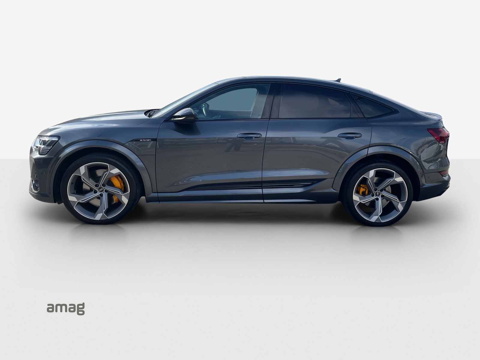 AUDI e-tron S Sportback quattro-image-4