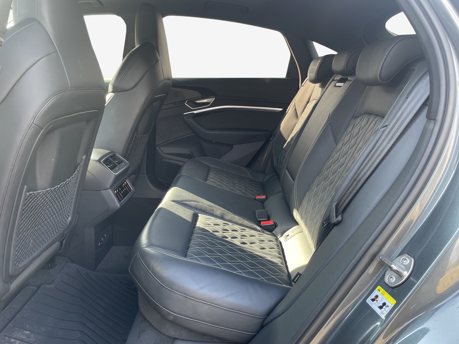 AUDI e-tron S Sportback quattro-image-14