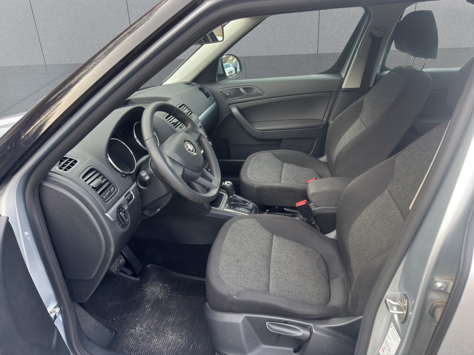 SKODA Yeti 2.0 TDI Style Outdoor 4x4-image-8