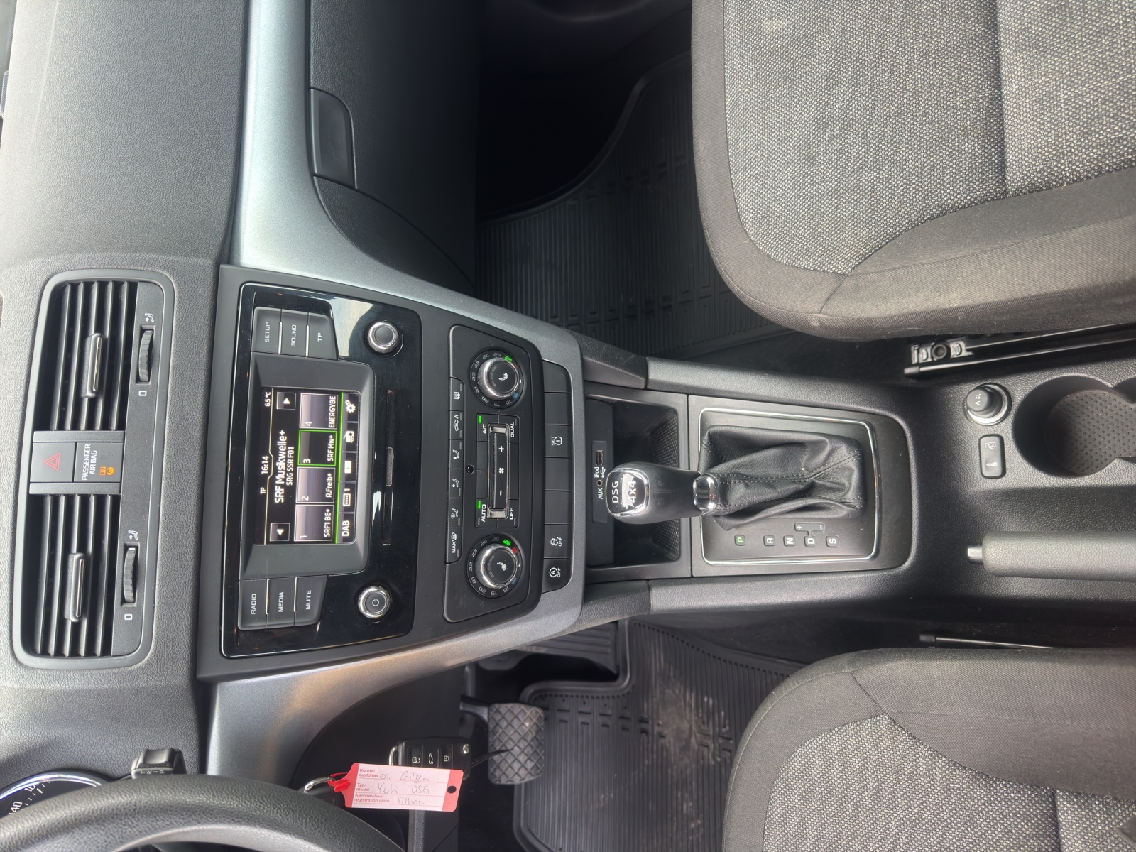 SKODA Yeti 2.0 TDI Style Outdoor 4x4-image-11