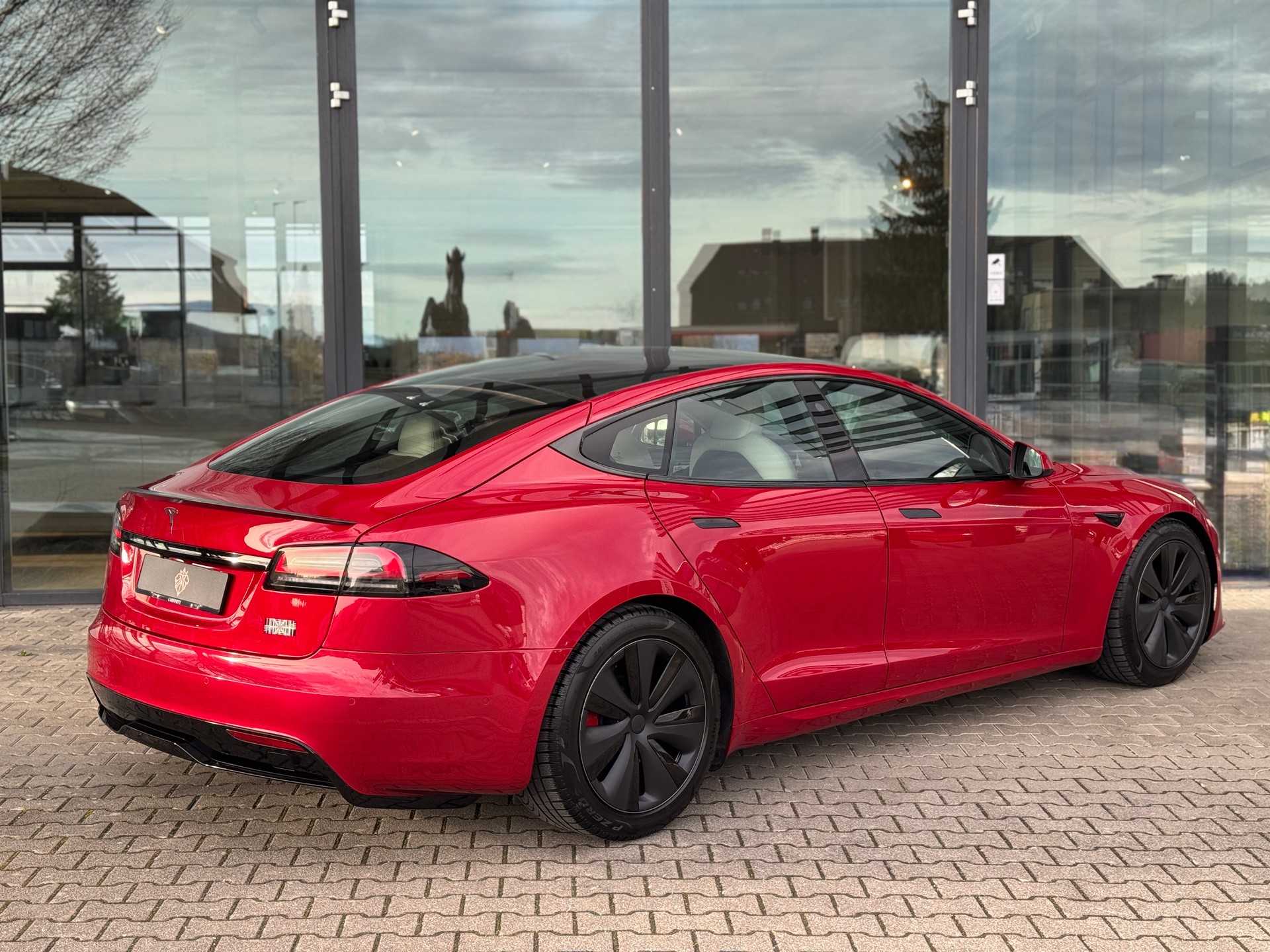 TESLA Model S 100 kWh Plaid-image-5