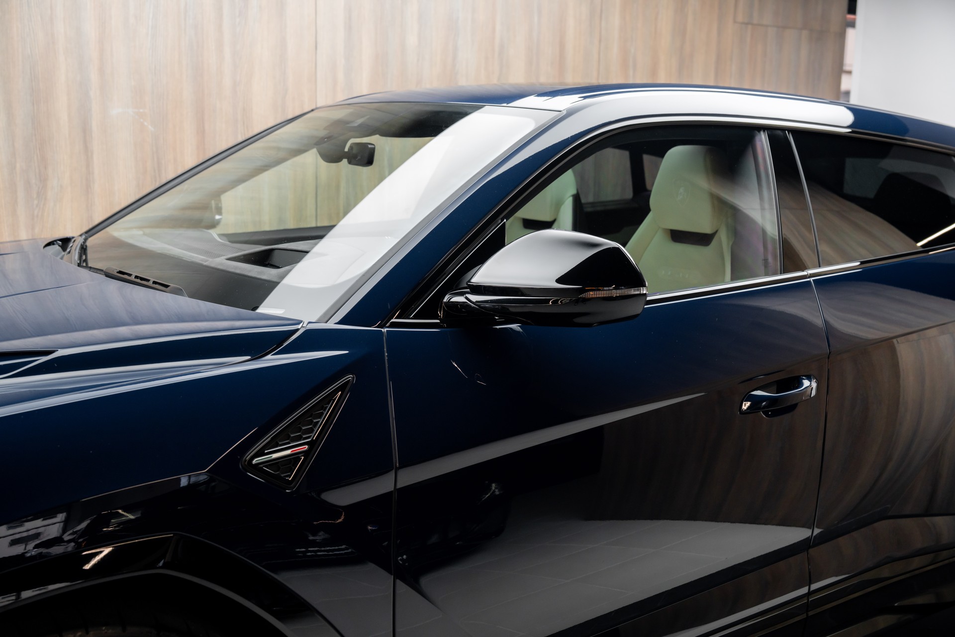 LAMBORGHINI Urus S-image-23
