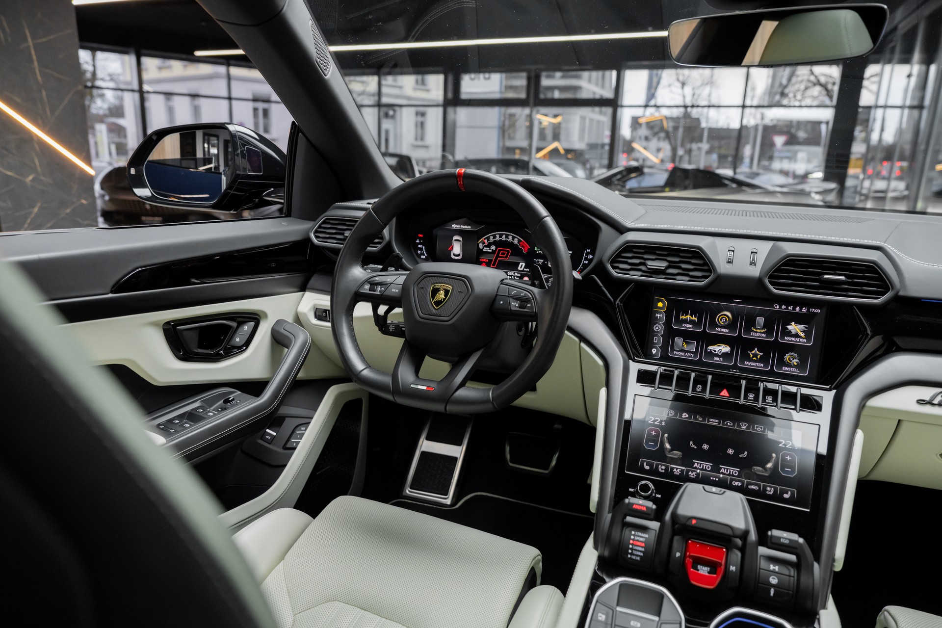 LAMBORGHINI Urus S-image-18