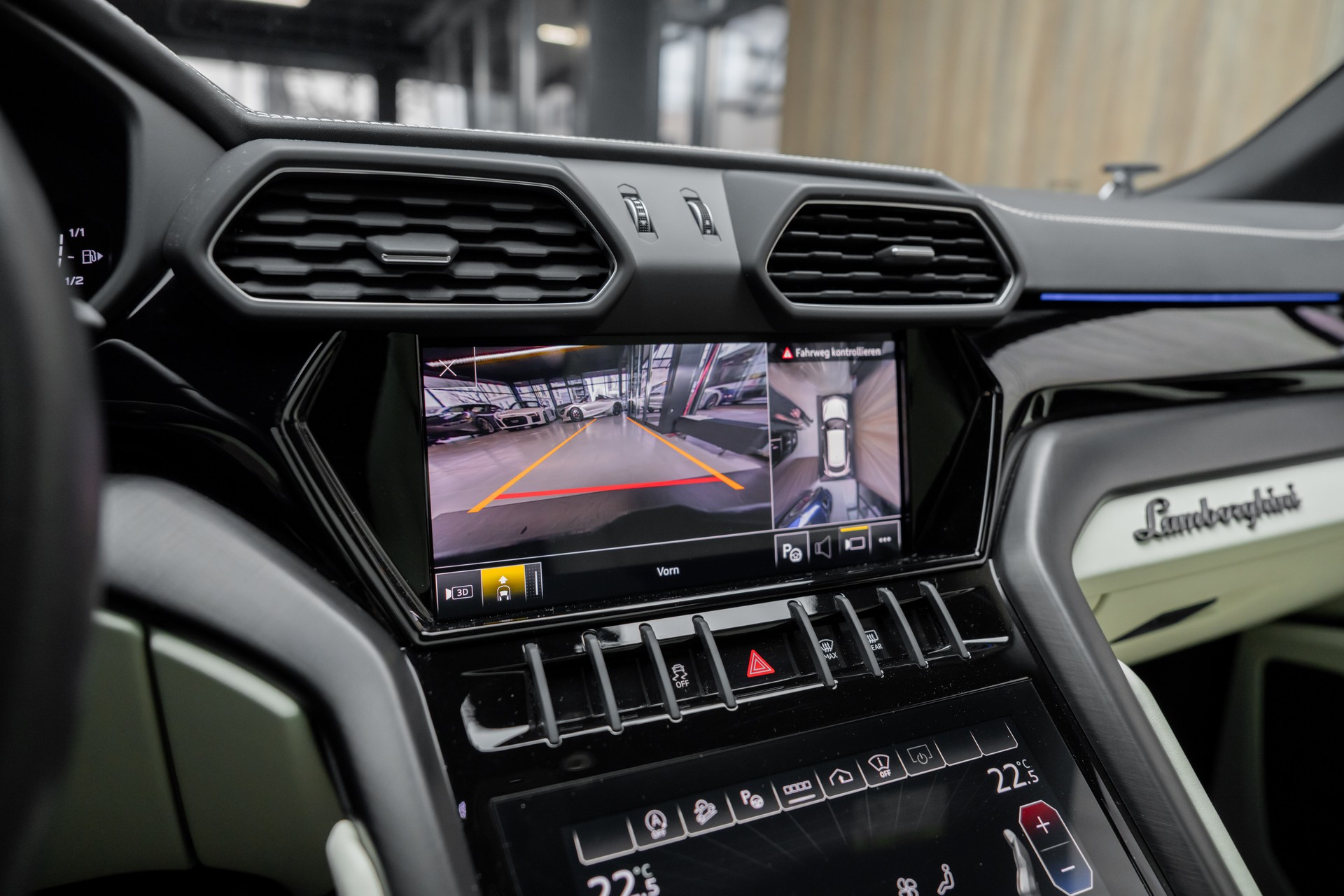 LAMBORGHINI Urus S-image-9