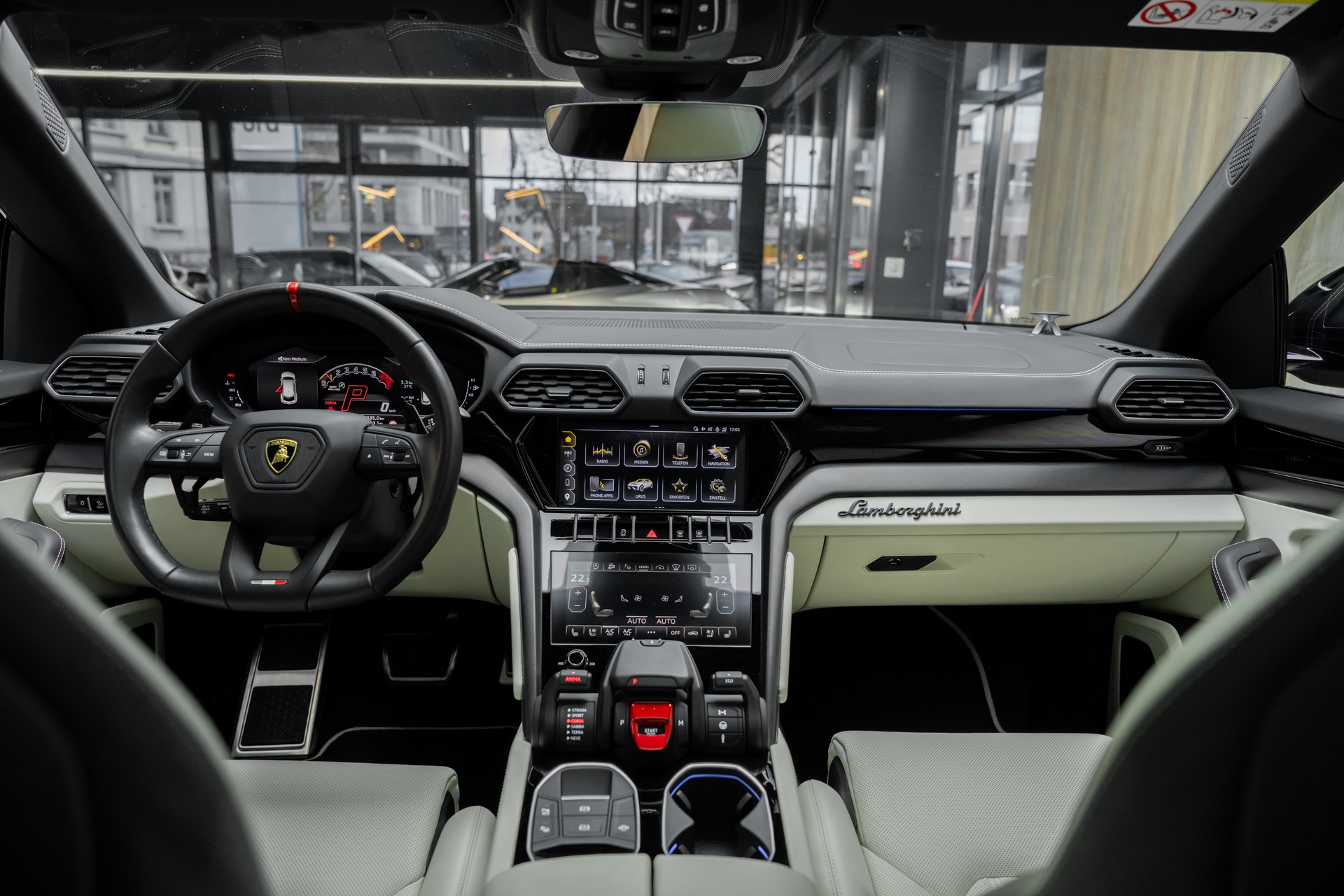 LAMBORGHINI Urus S-image-2