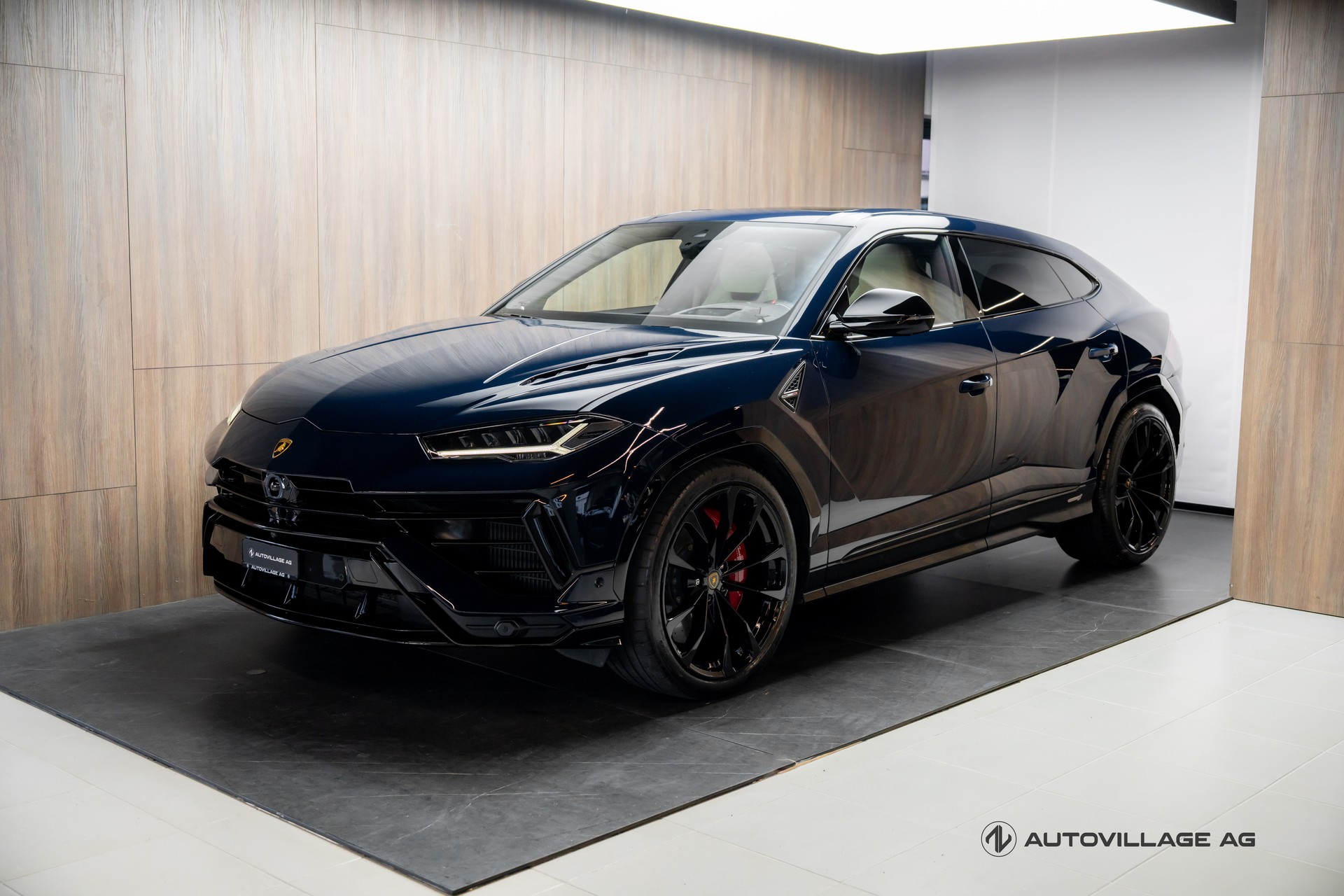 LAMBORGHINI Urus S-image-0