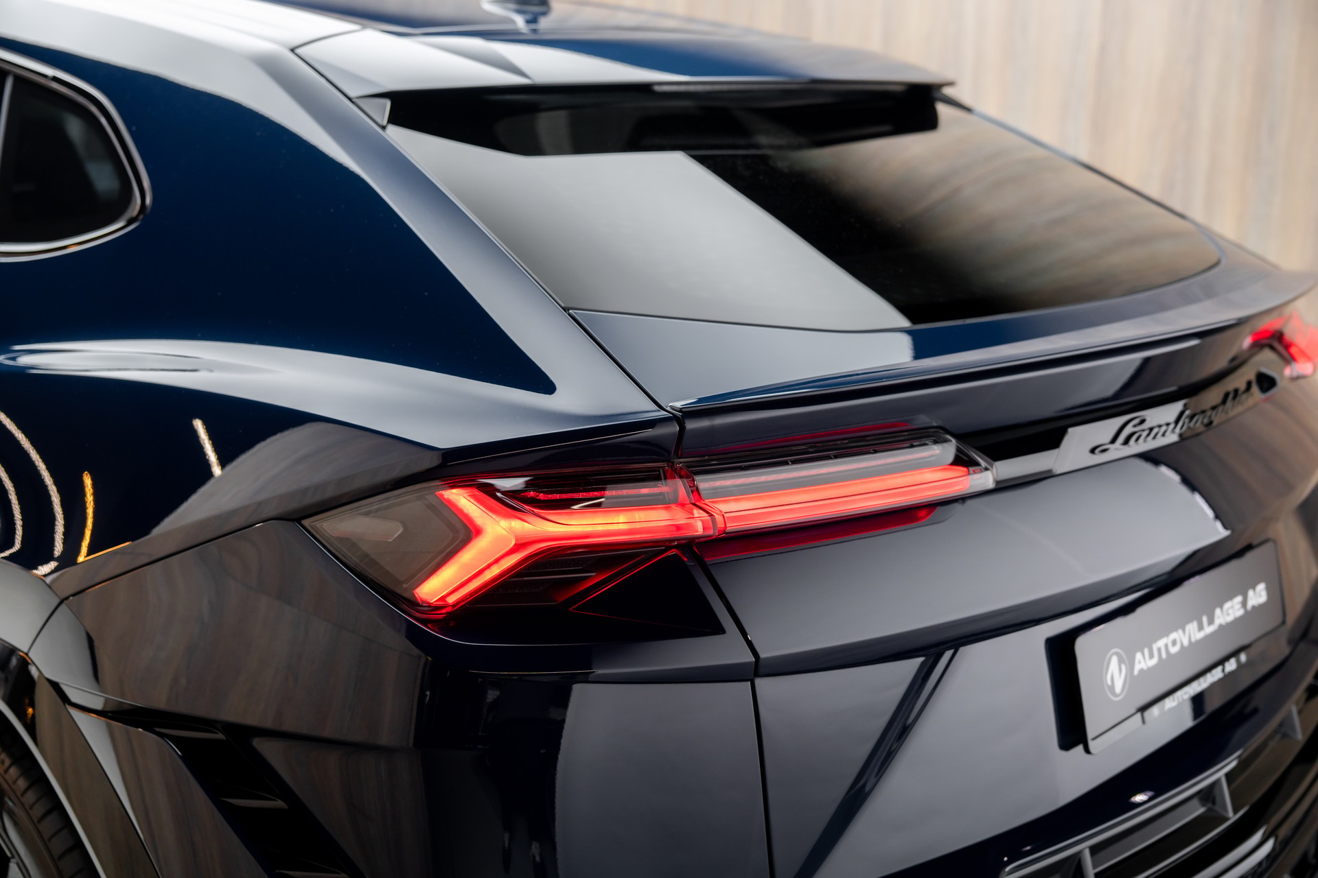 LAMBORGHINI Urus S-image-27