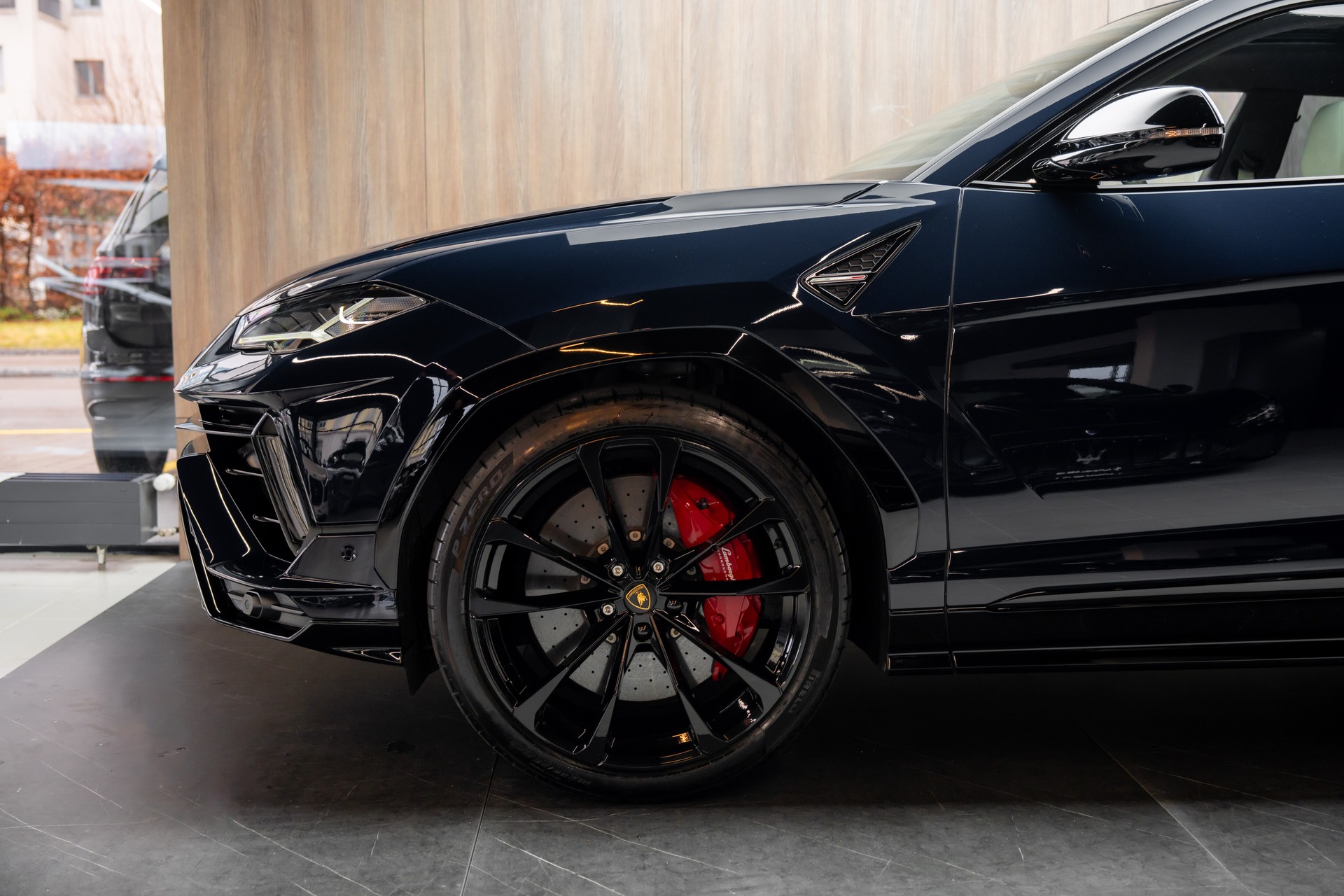 LAMBORGHINI Urus S-image-30