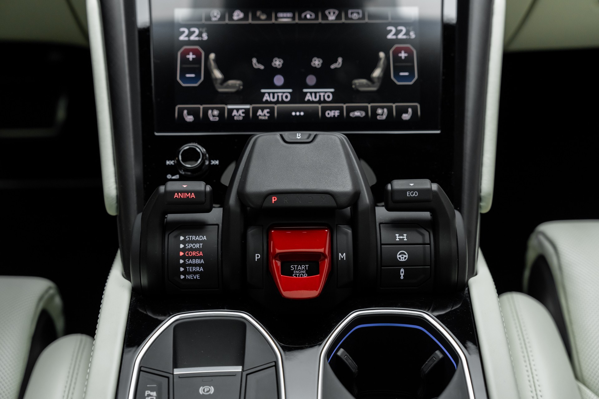LAMBORGHINI Urus S-image-11