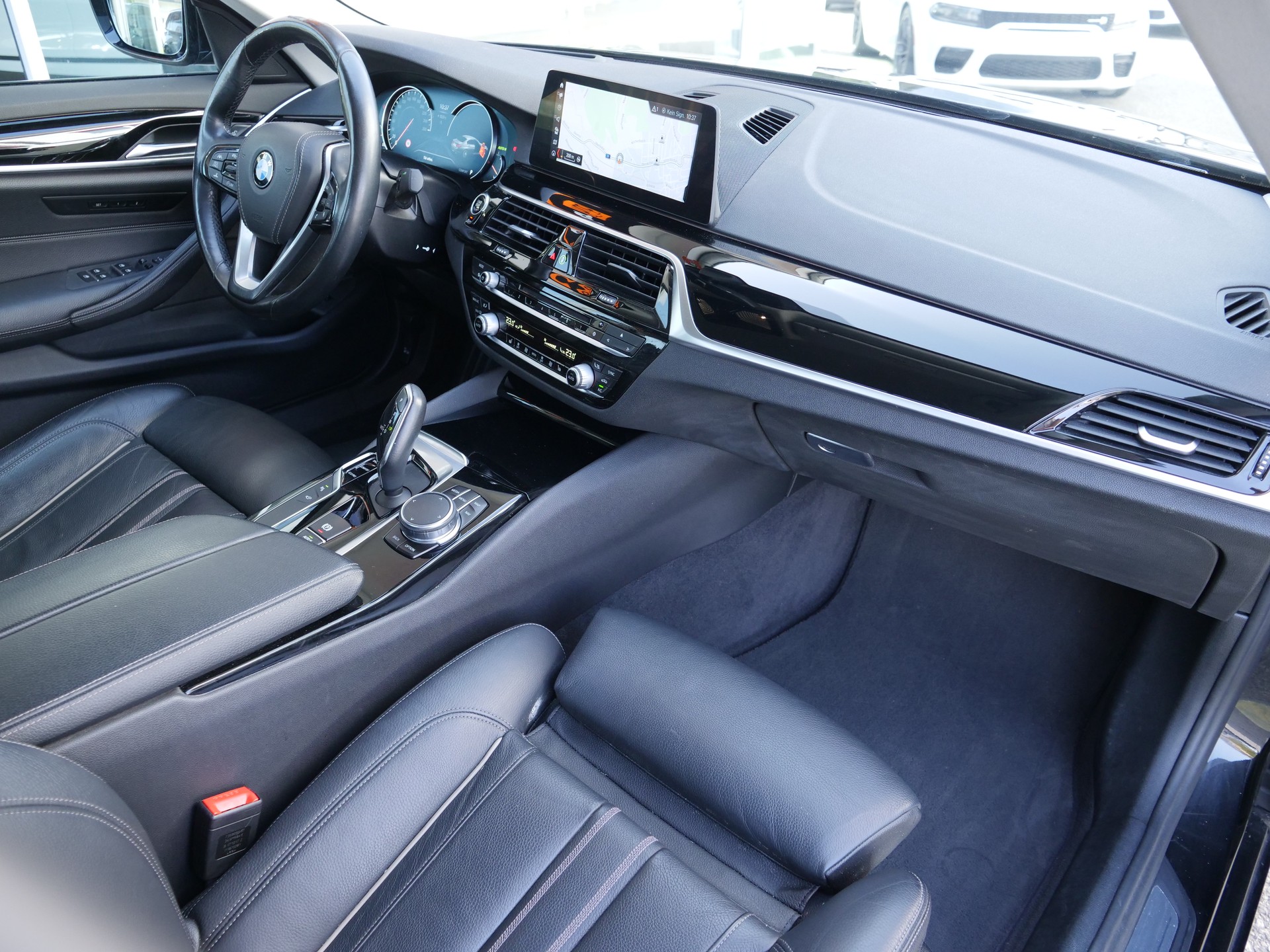 BMW 530d xDrive Sport Line Steptronic-image-7