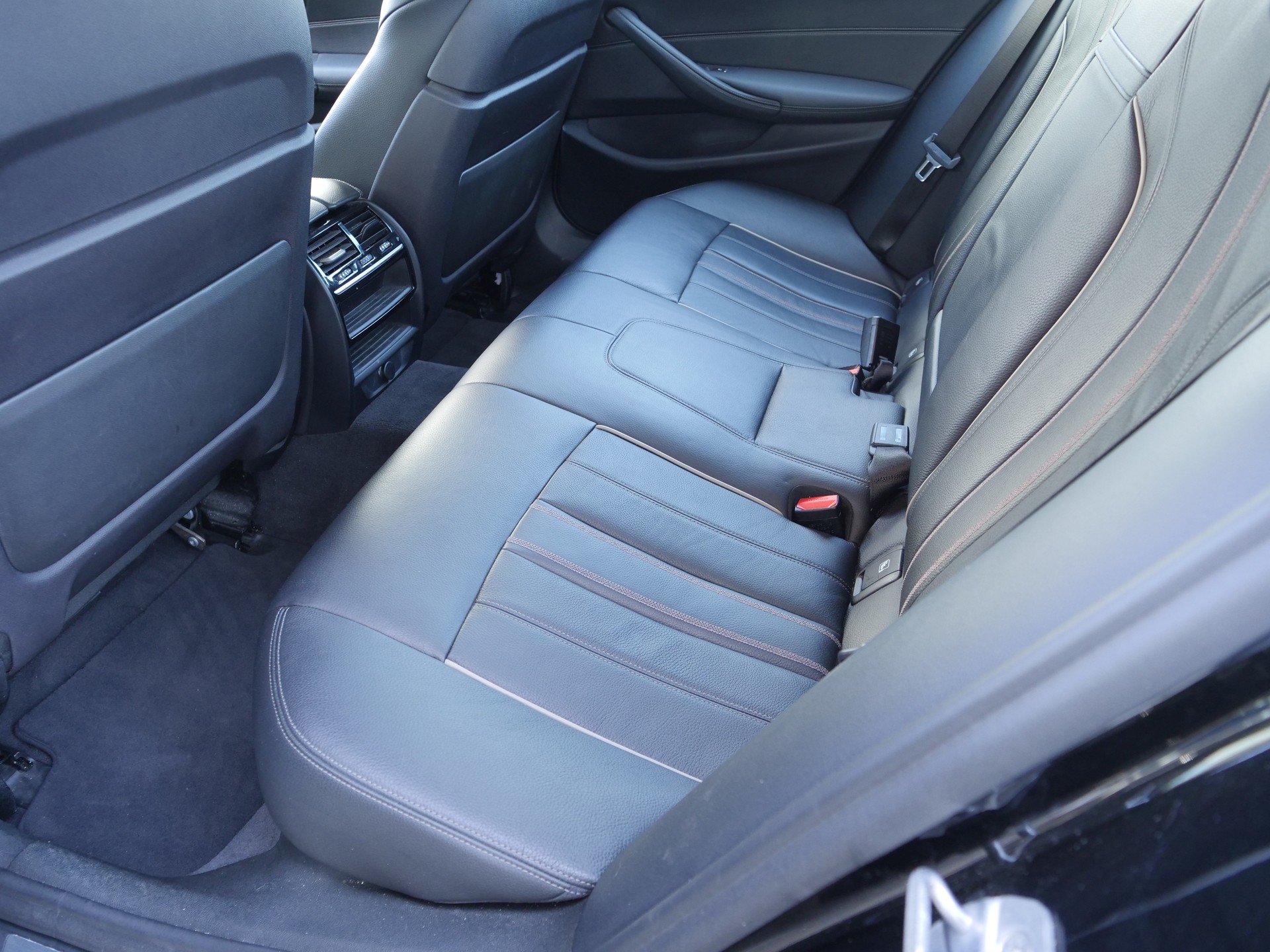 BMW 530d xDrive Sport Line Steptronic-image-10