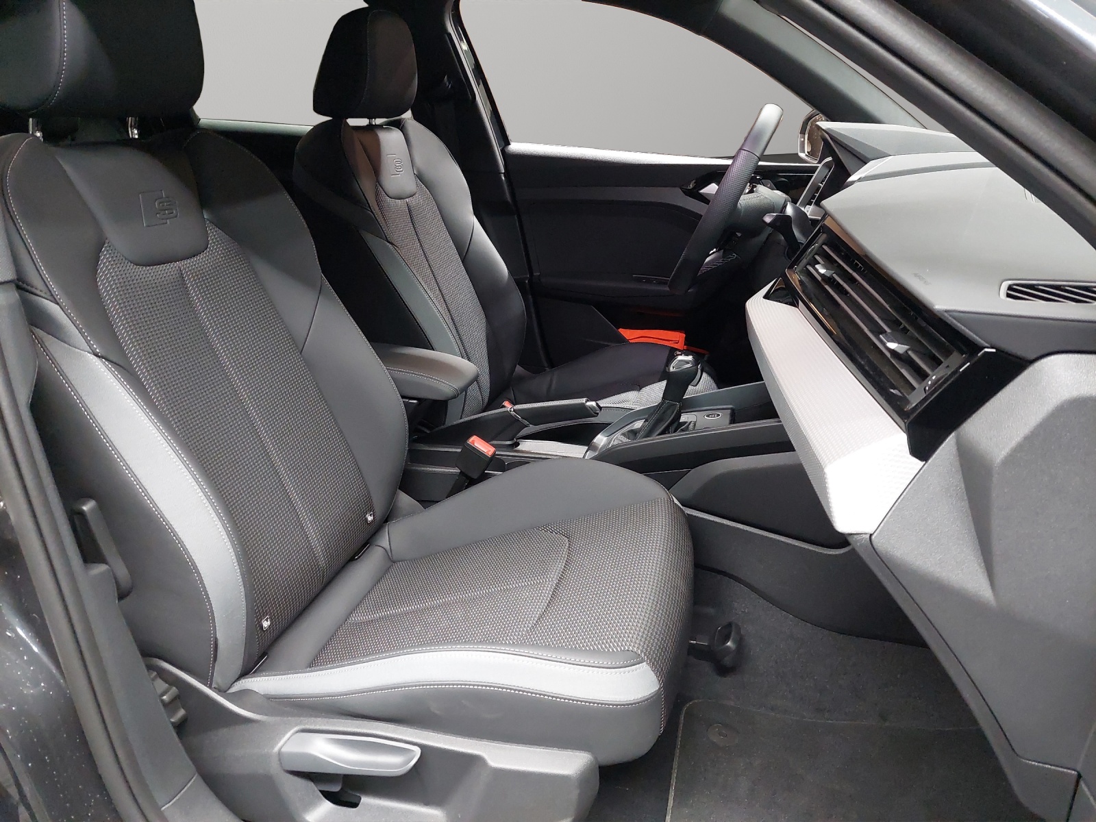 AUDI A1 Sportback 35 TFSI S-tronic-image-8