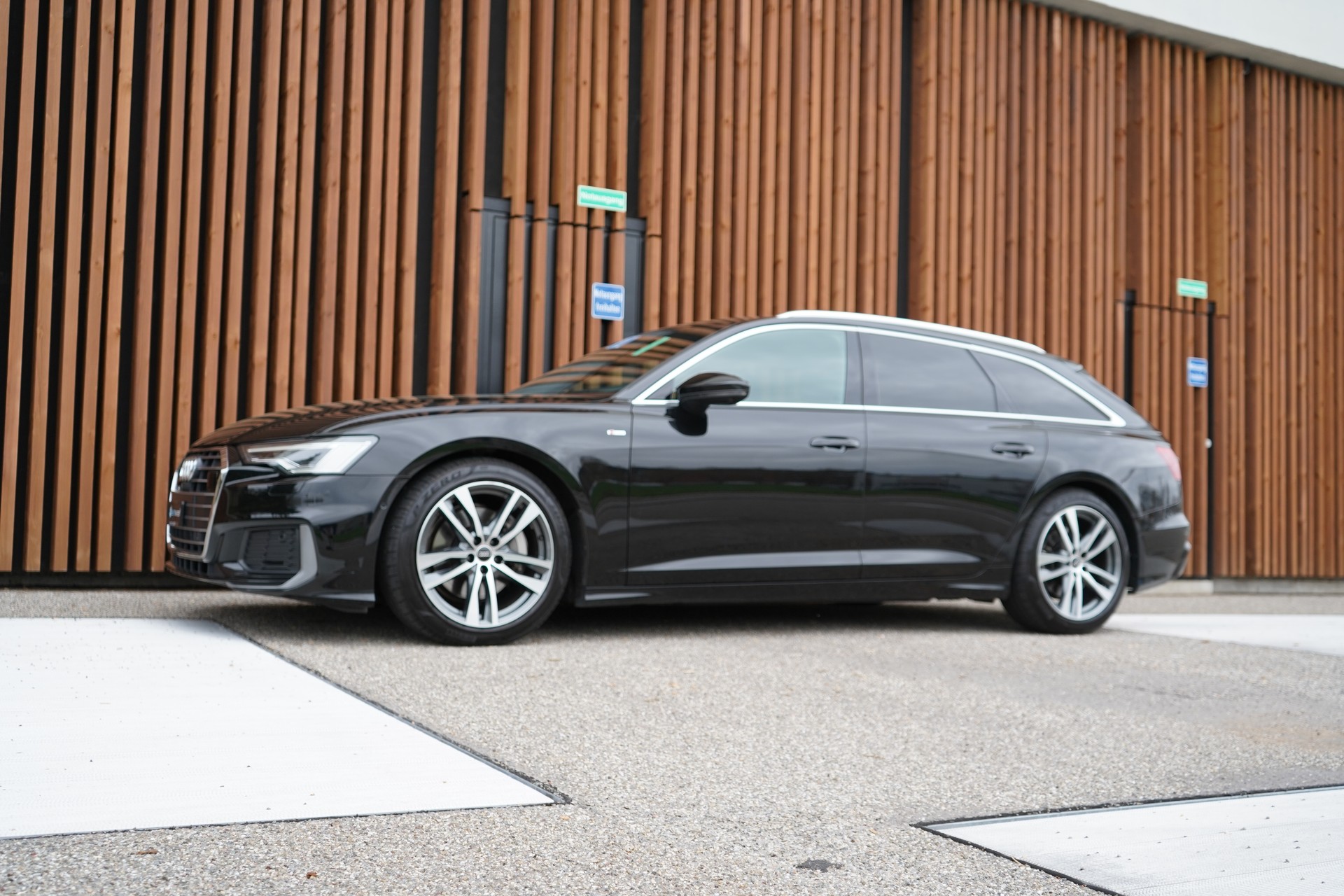AUDI A6 AVANT 45 TDI S-LINE SPORT QUATTRO TIPTRONIC l 245 PS-image-5