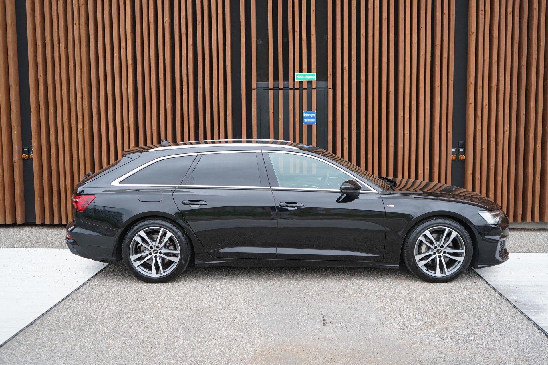 AUDI A6 AVANT 45 TDI S-LINE SPORT QUATTRO TIPTRONIC l 245 PS-image-2