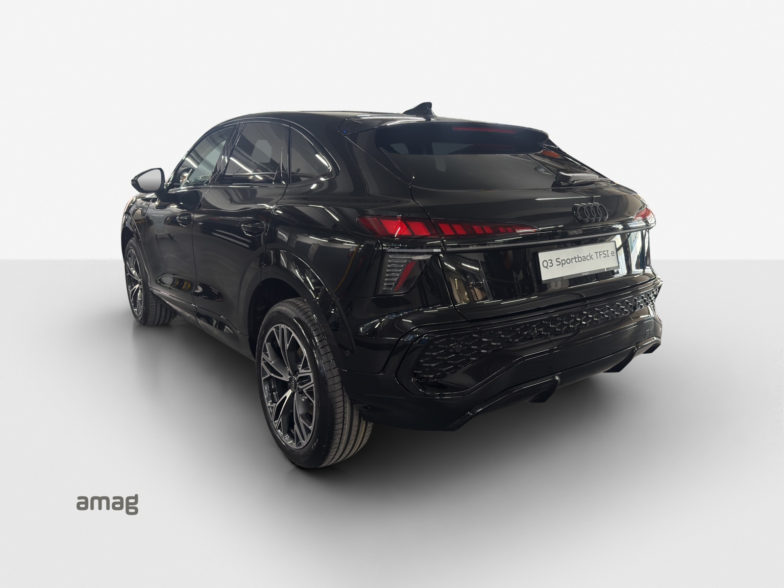 AUDI Q3 Sportback e-hybrid 200 kW S tronig-image-2
