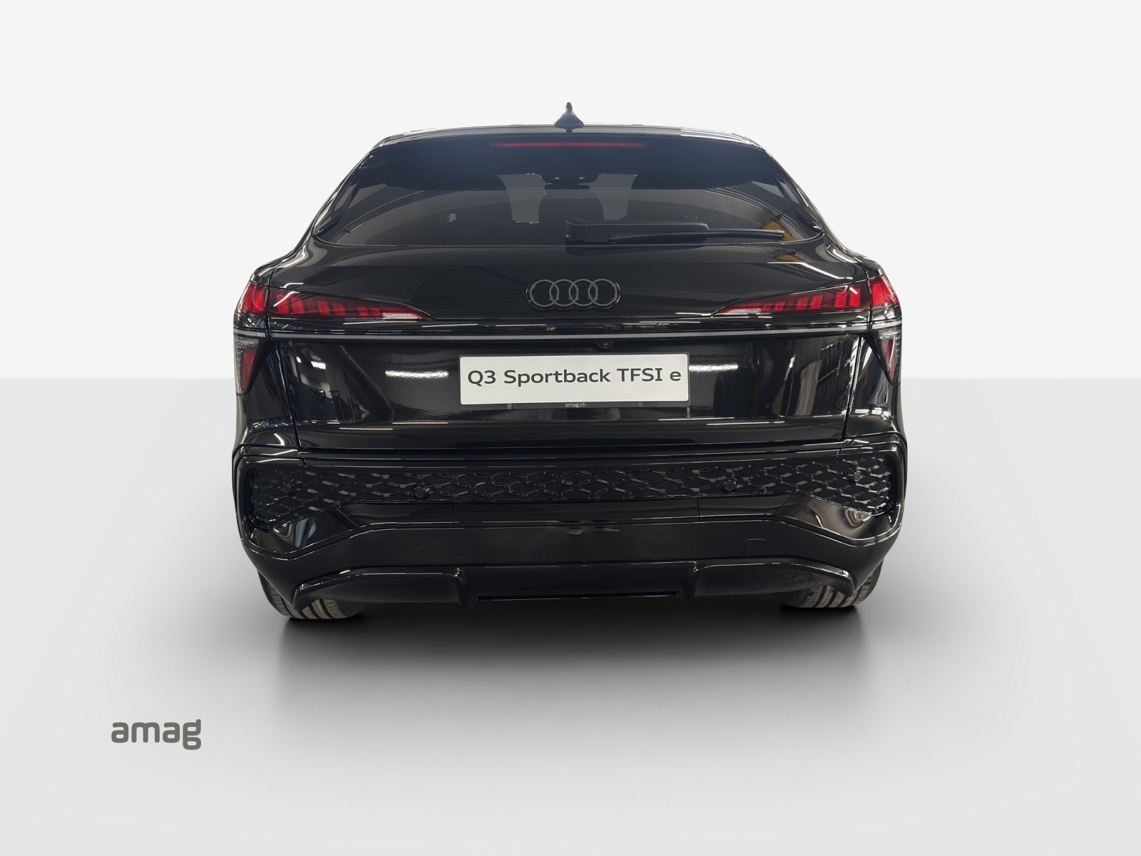 AUDI Q3 Sportback e-hybrid 200 kW S tronig-image-3