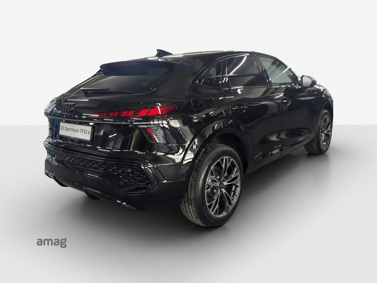AUDI Q3 Sportback e-hybrid 200 kW S tronig-image-4