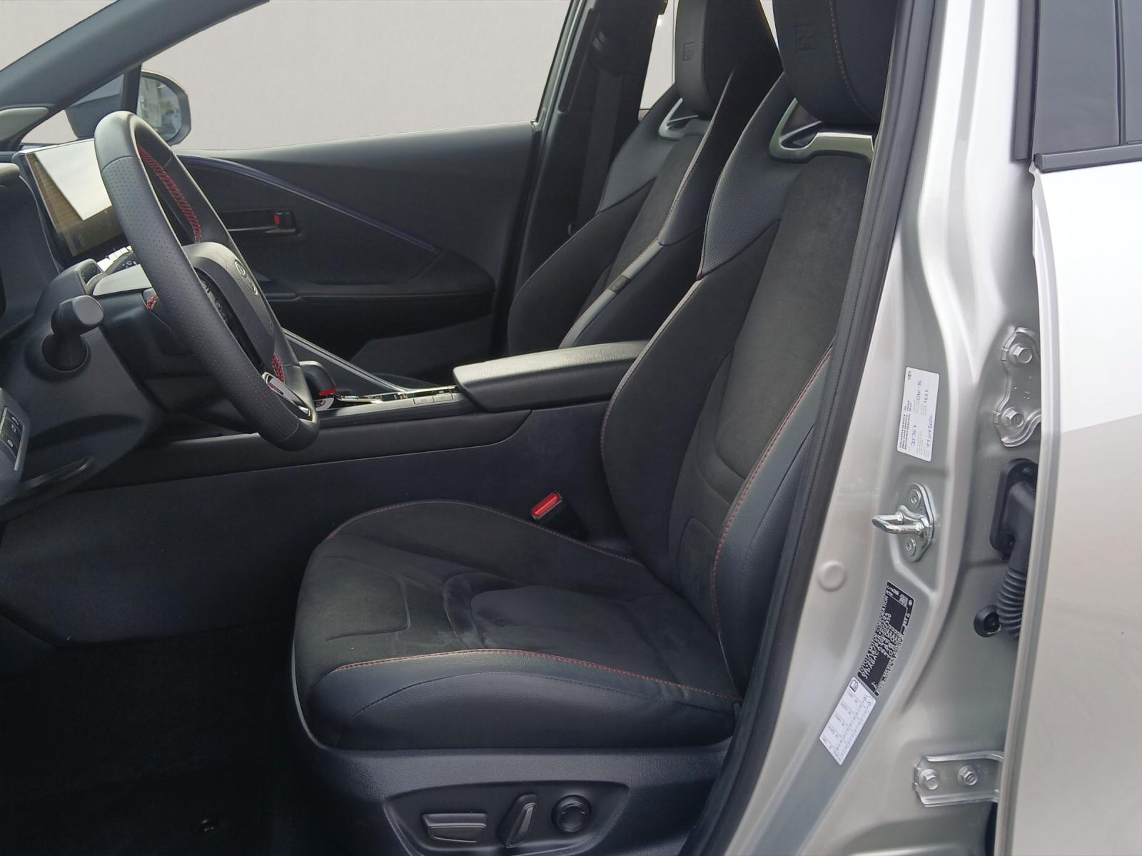 TOYOTA C-HR 2.0 PHEV GR Sport Premiere-image-8