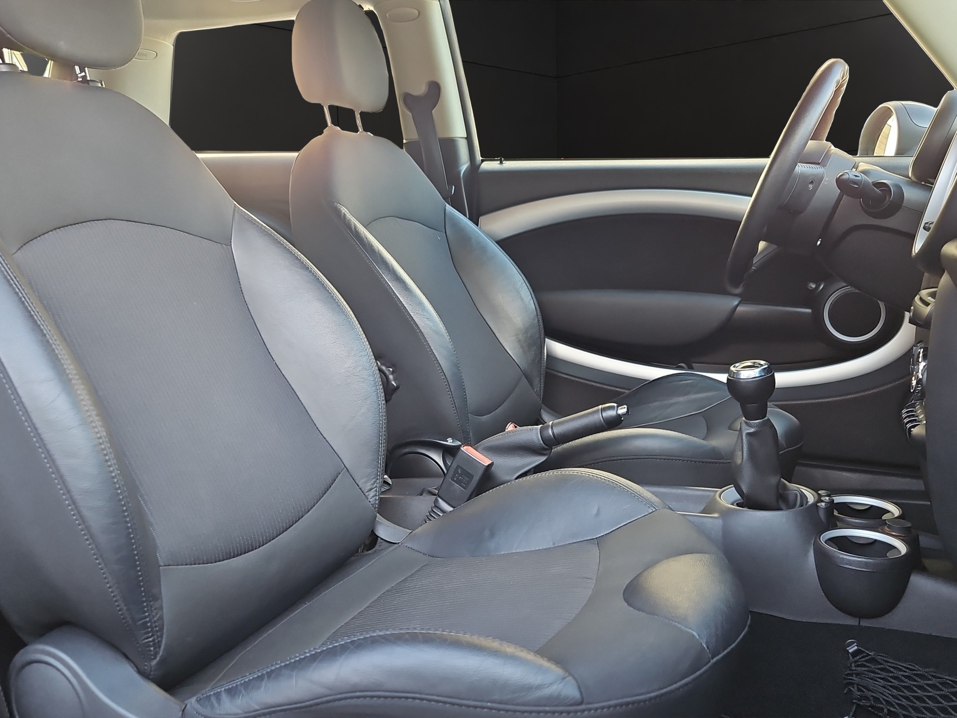 MINI Cooper S-image-11