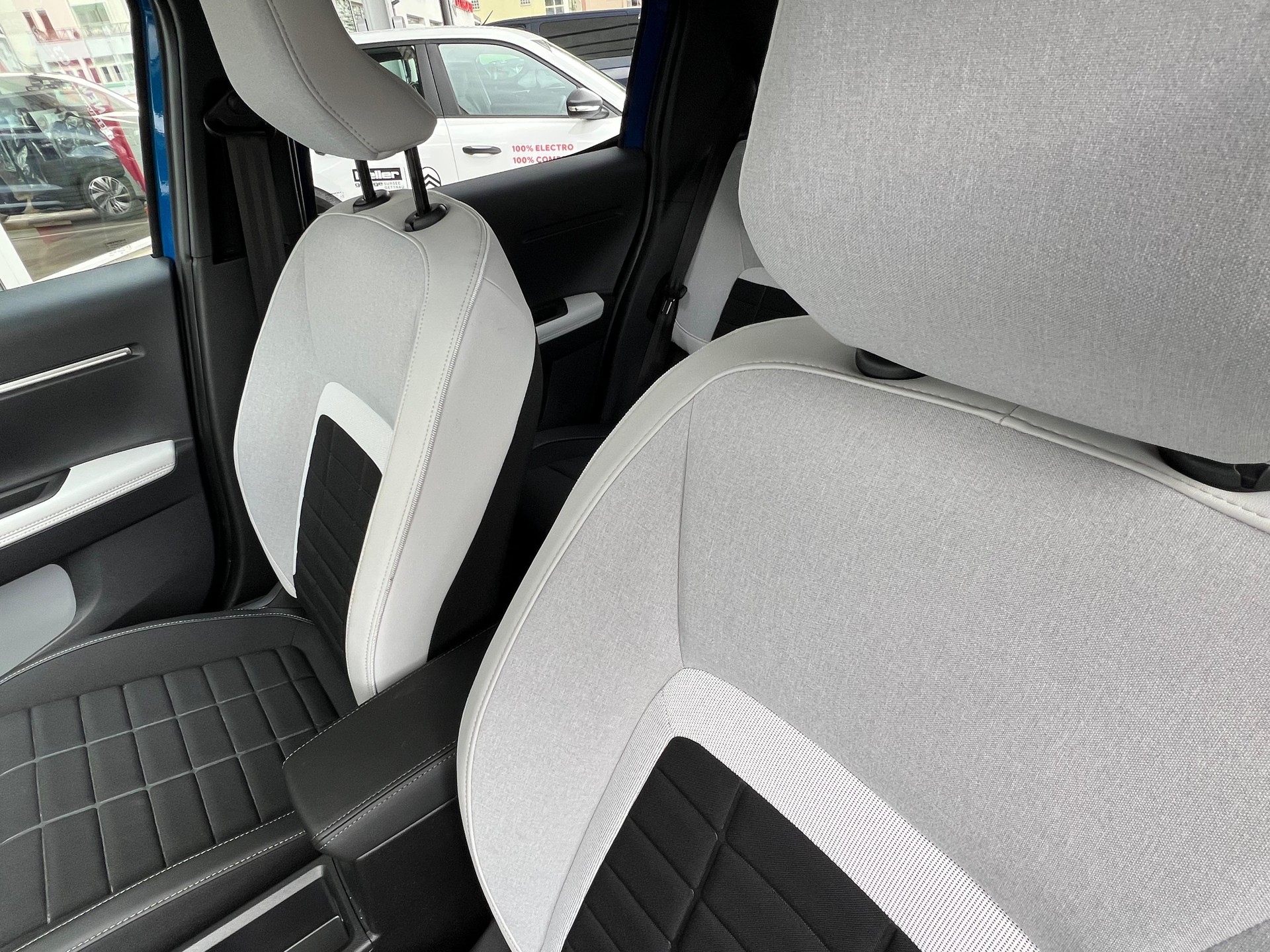CITROEN C3 1.2 Hybrid Edition Tricolore-image-13