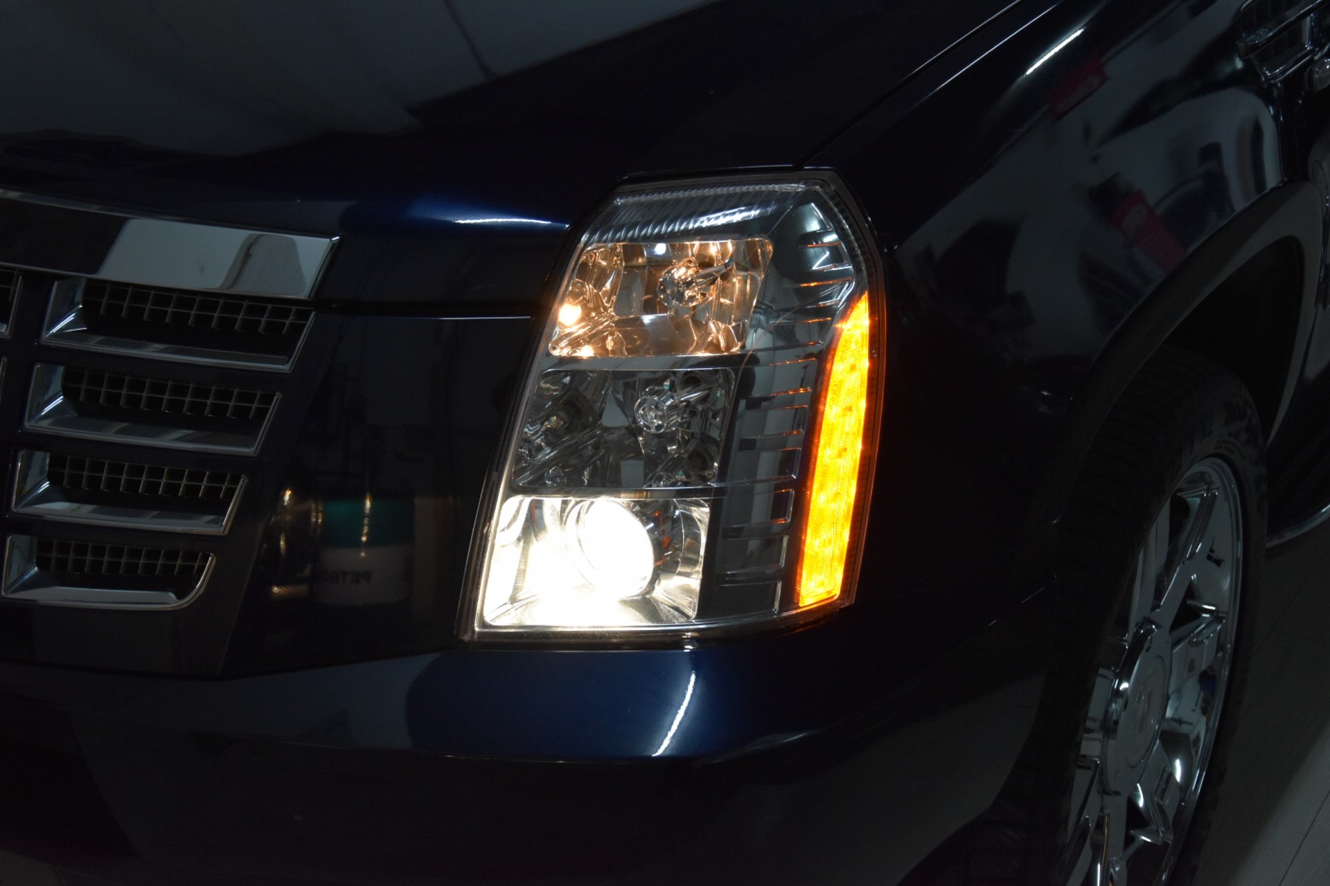 CADILLAC Escalade 6.2 Sport Luxury-image-2