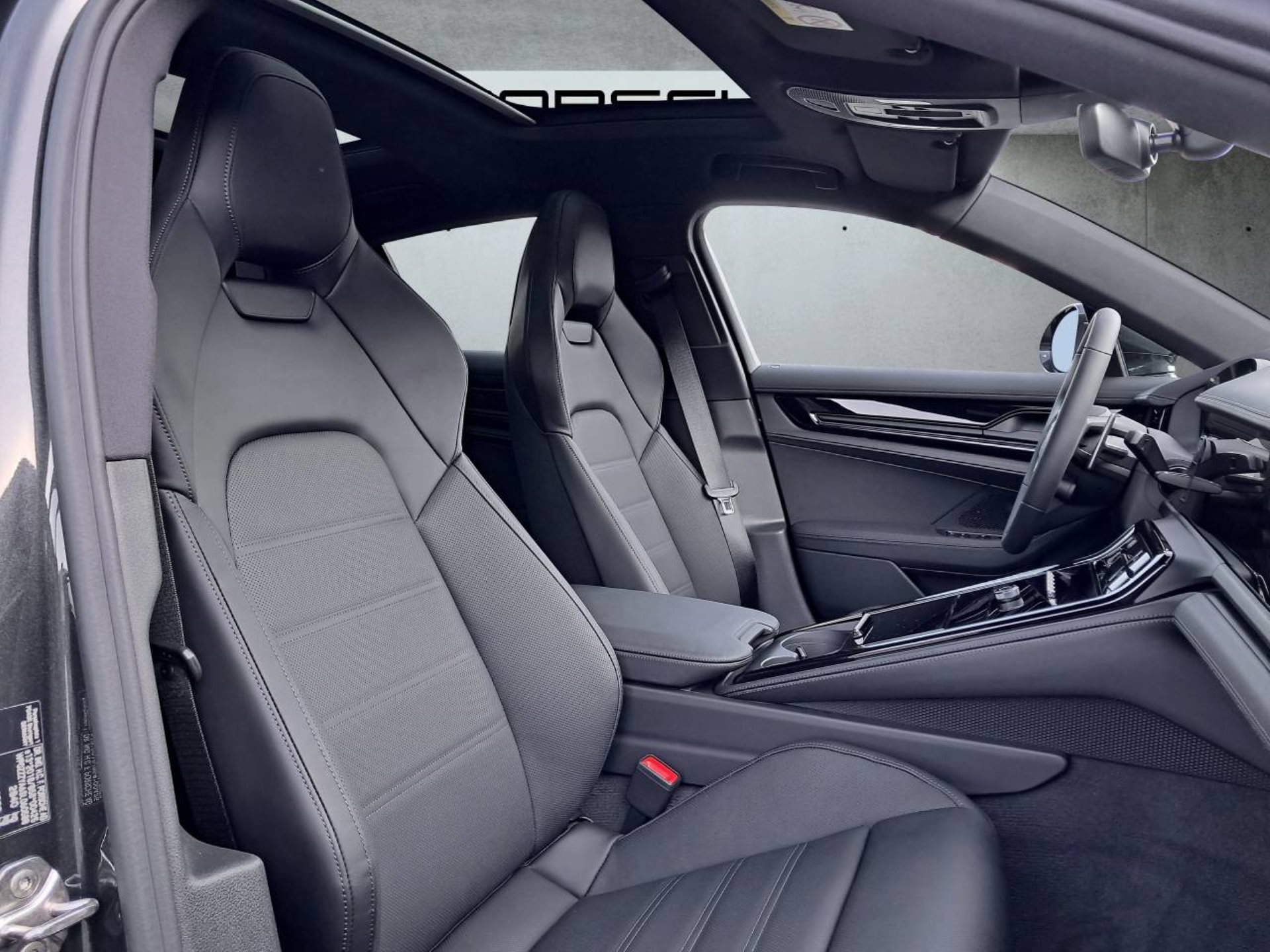 PORSCHE Panamera 4S E-Hybrid-image-17