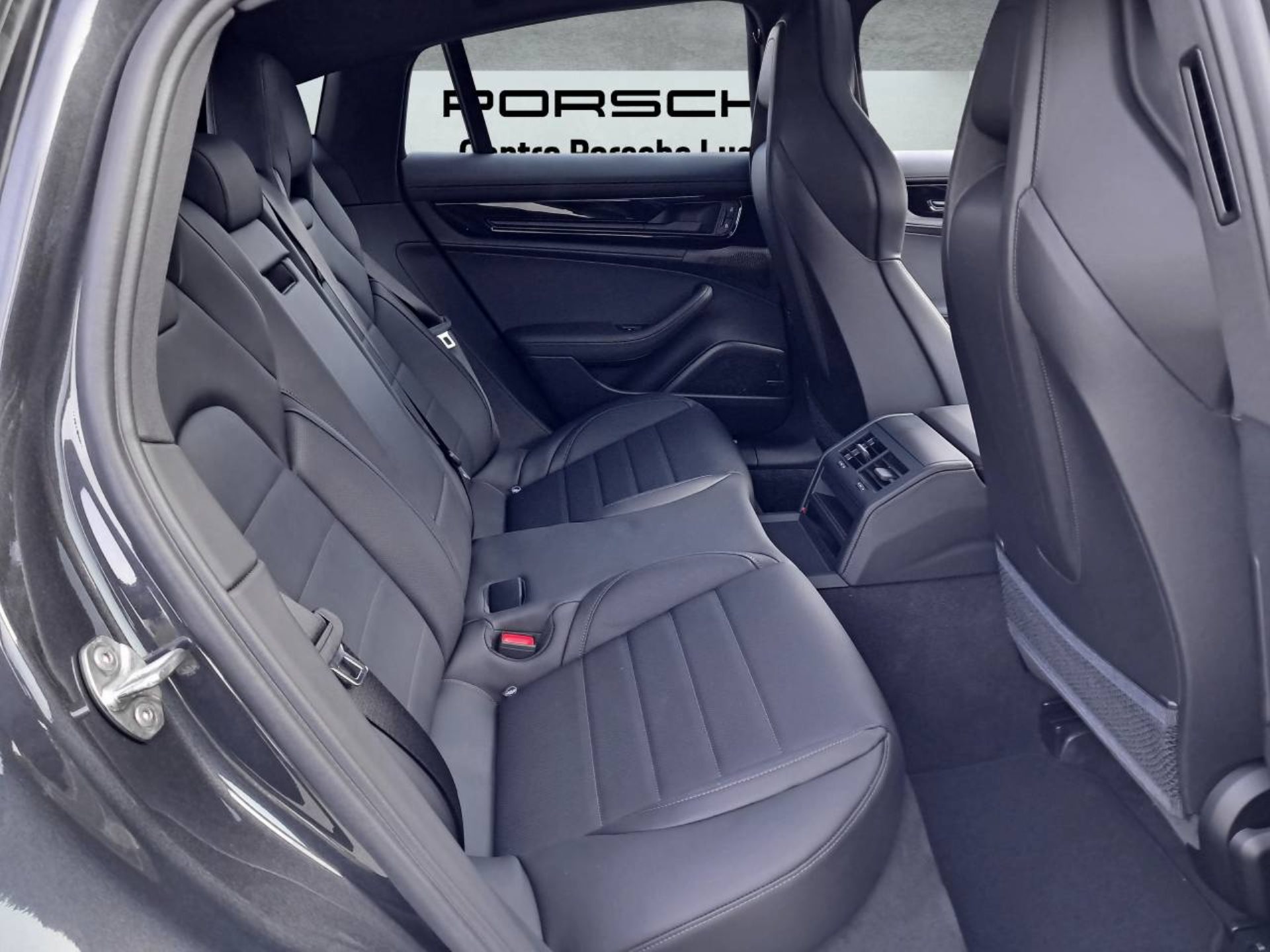 PORSCHE Panamera 4S E-Hybrid-image-16