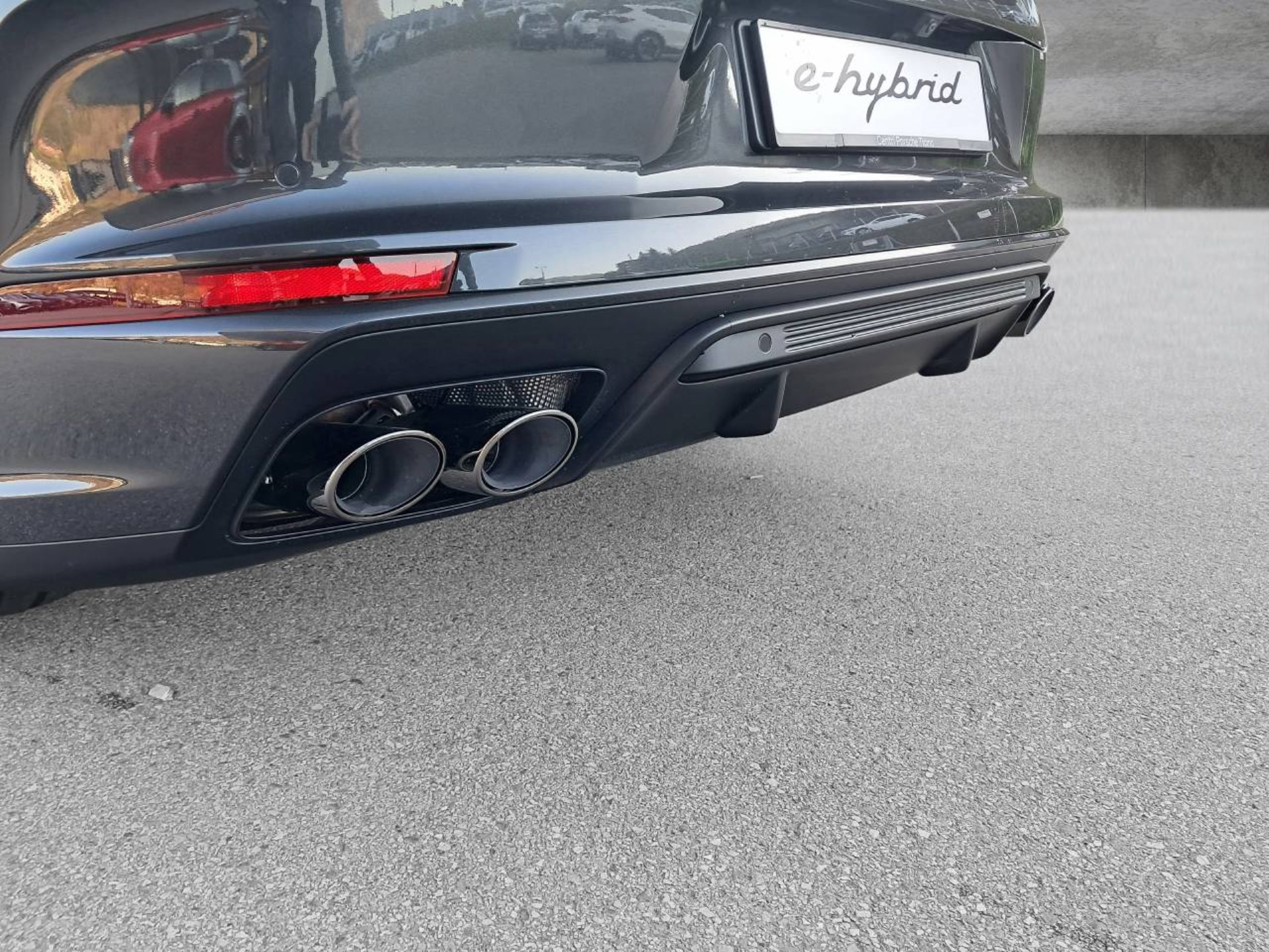 PORSCHE Panamera 4S E-Hybrid-image-12