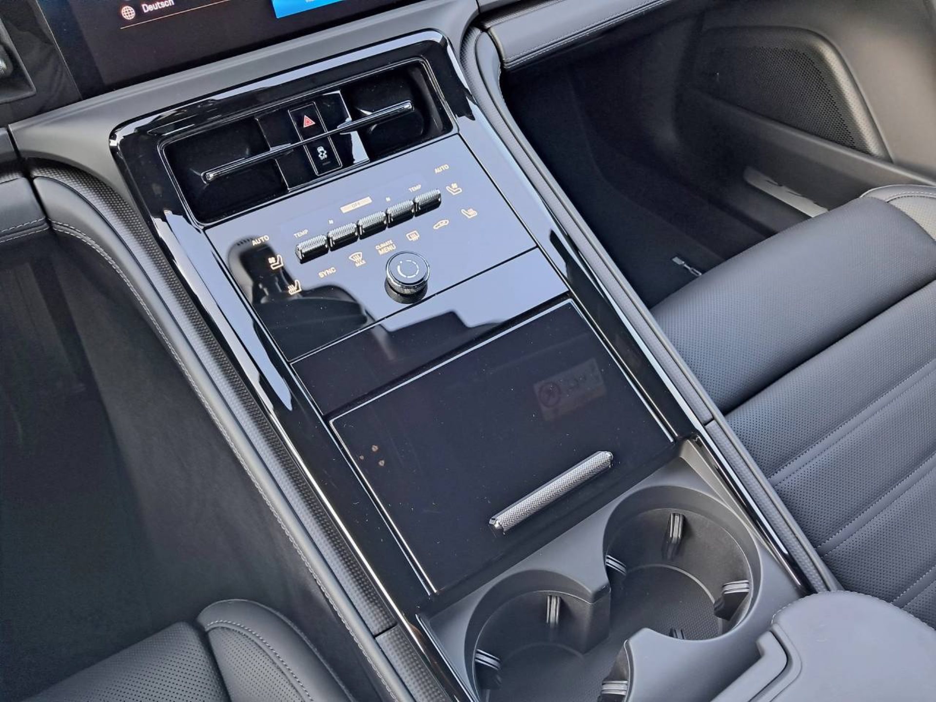 PORSCHE Panamera 4S E-Hybrid-image-29