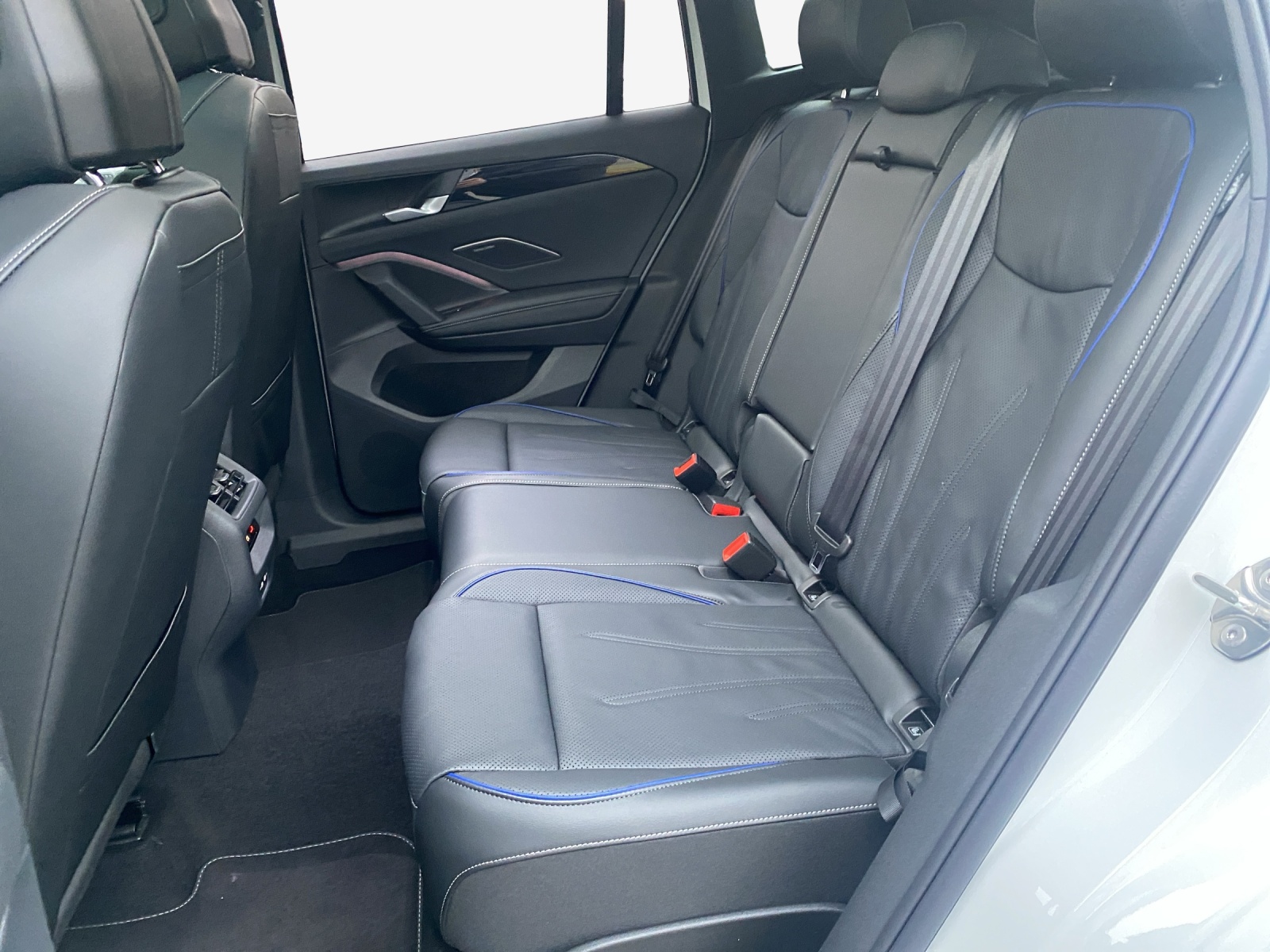 VW Tiguan 2.0 TSI DSG R-Line 4Motion-image-10