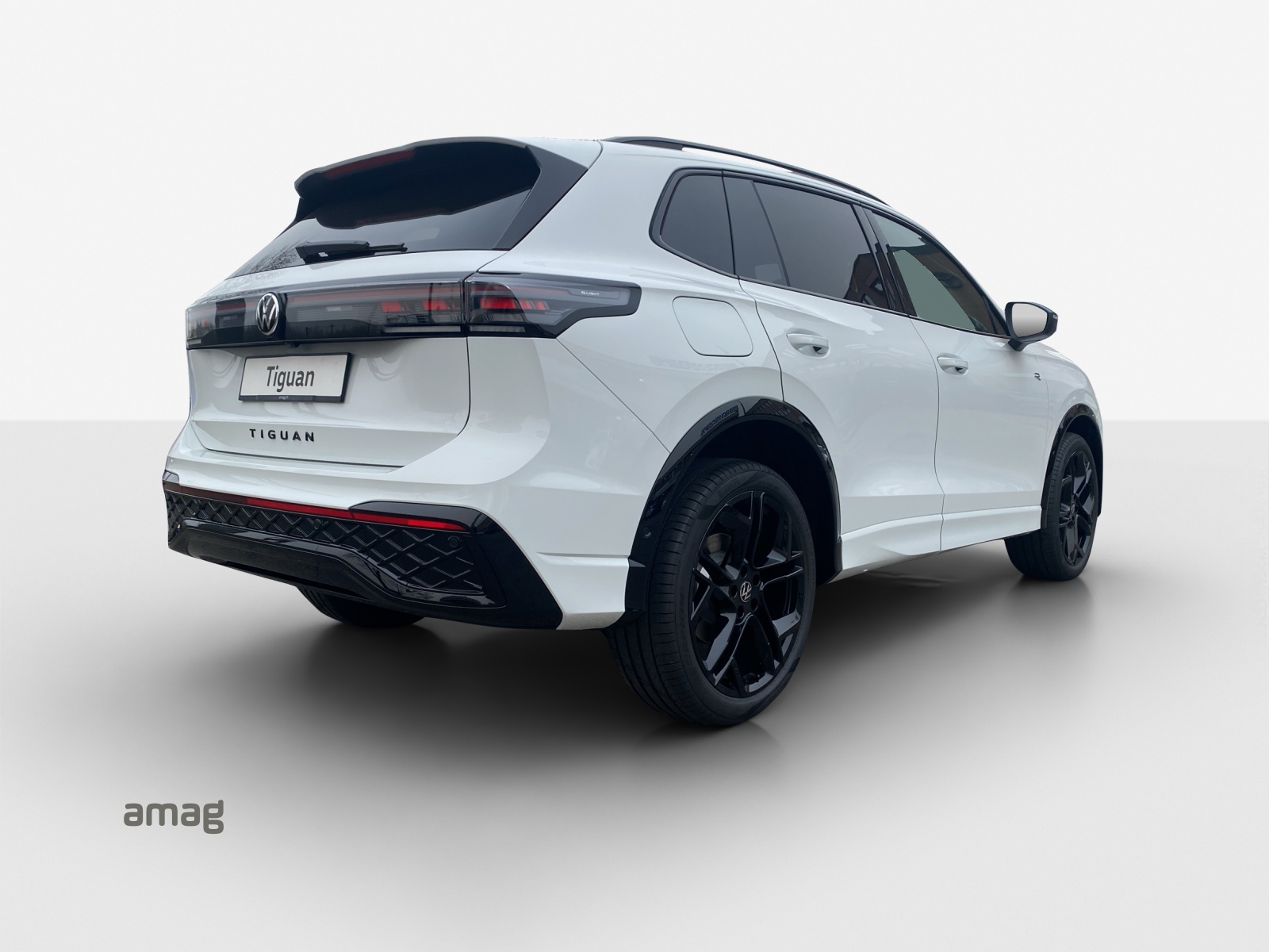 VW Tiguan 2.0 TSI DSG R-Line 4Motion-image-4